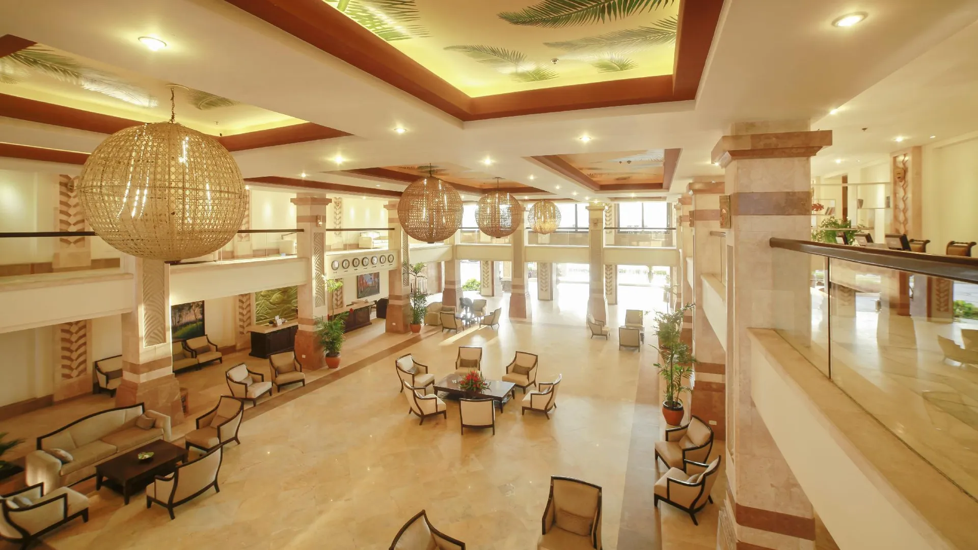 다낭 울랄라니 리조트 앤 콘도텔 5성급 호텔 로비