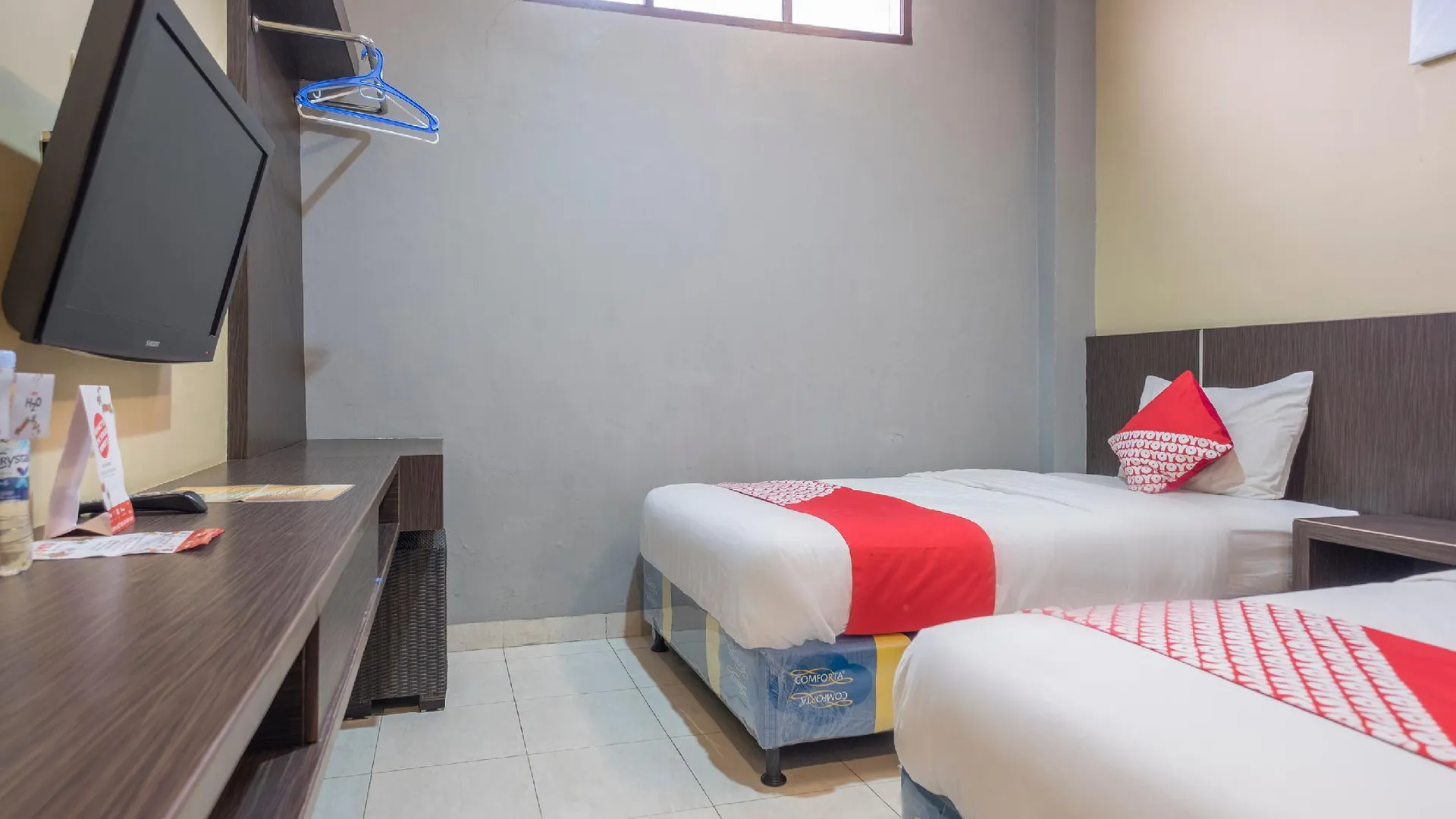 마카사르 아리스토 홈 2성급 호텔 스위트룸