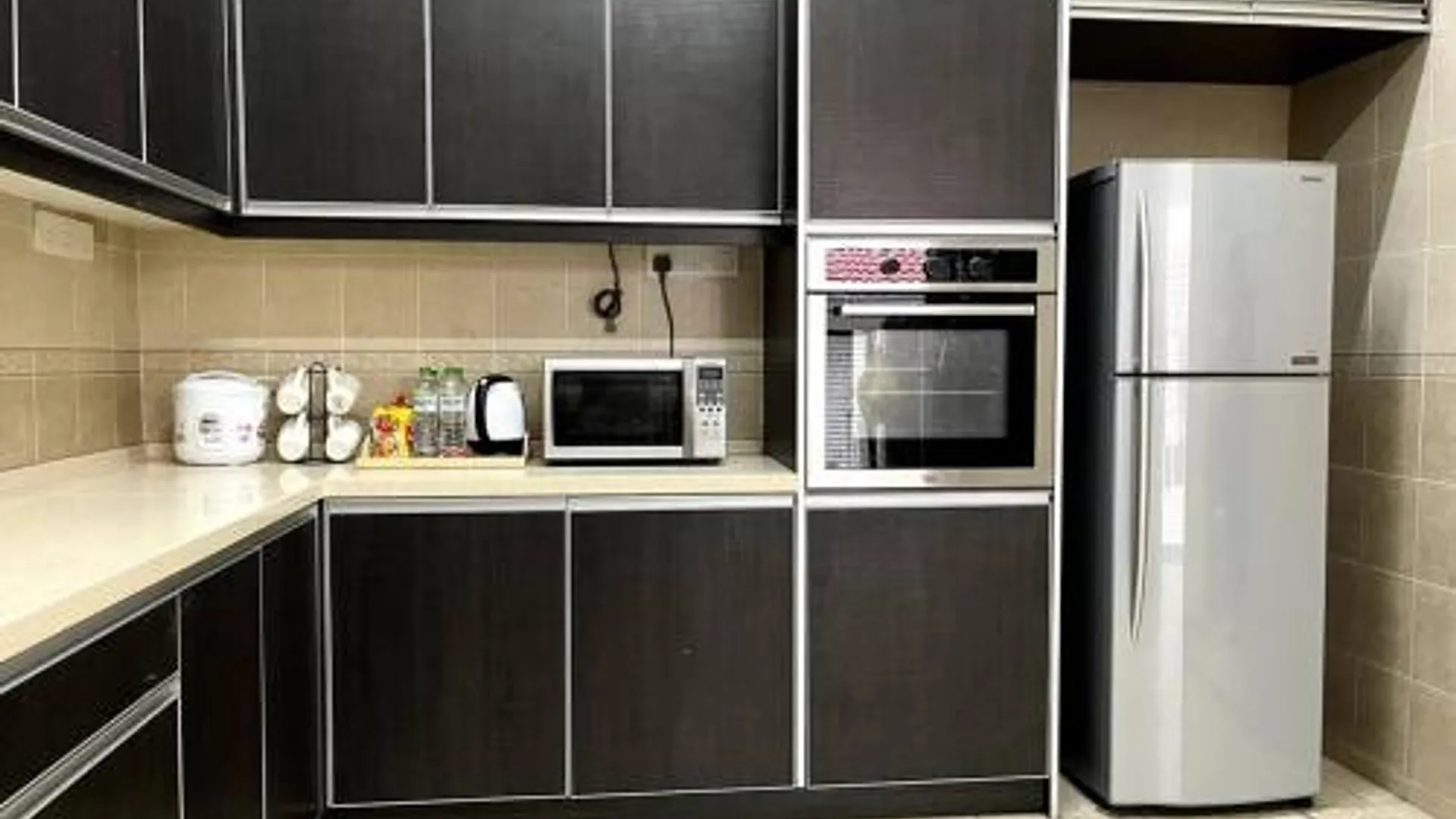 샤알람 부킷 젤루통의 프라이빗 하우스 (2700m², 침실 4개, 프라이빗 욕실 4개) 3성급 게스트하우스 부대시설