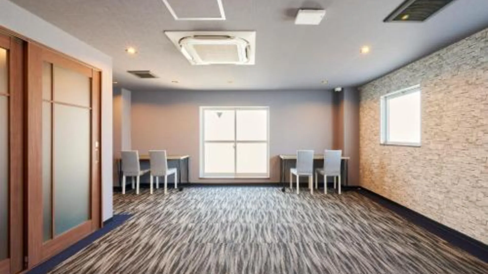 교토 CAPSULE HOTEL CONTINUE NijojoKita 2성급 호텔 외관