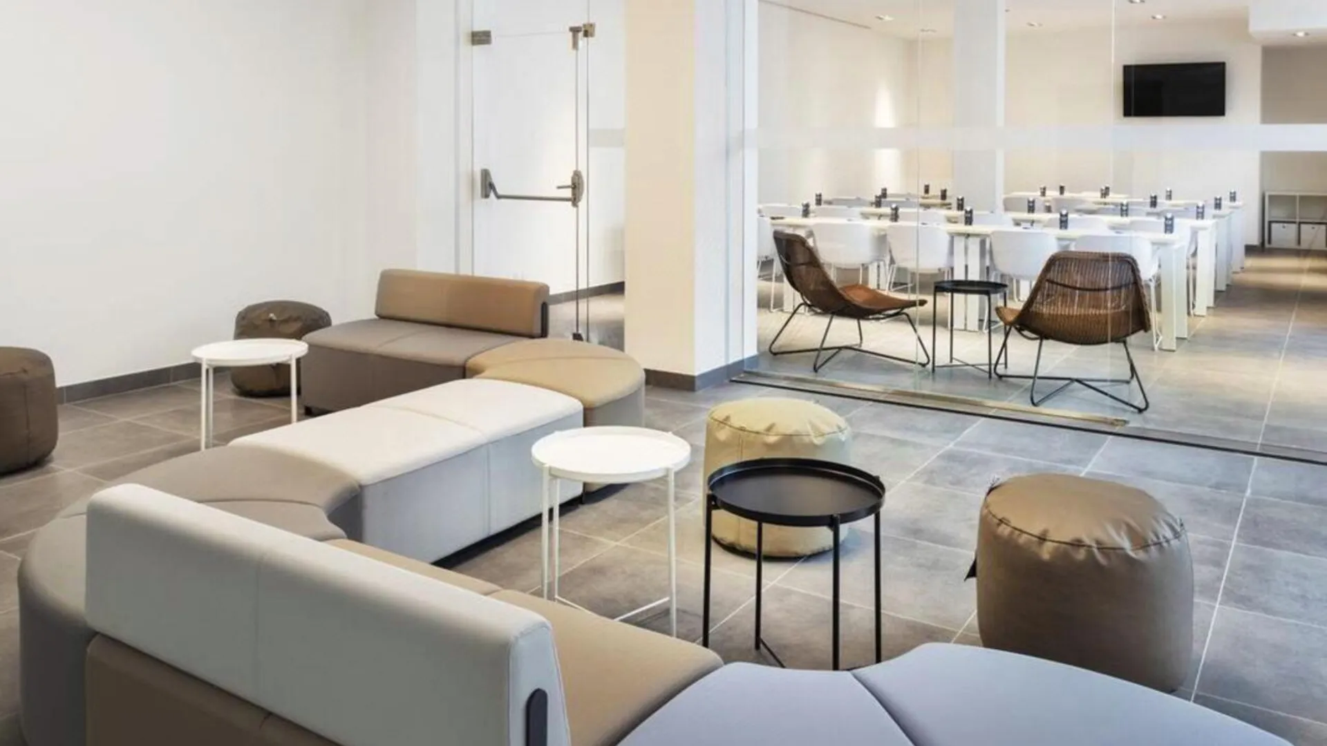 로르스 스테이 호텔 리스보아 아에로포르토 3성급 호텔 로비