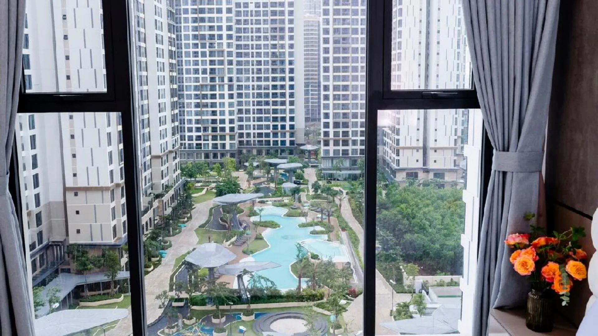 호치민 9군의 프라이빗 하우스 (m², 침실 1개, 프라이빗 욕실 1개) 2성급 싱글룸 레스토랑