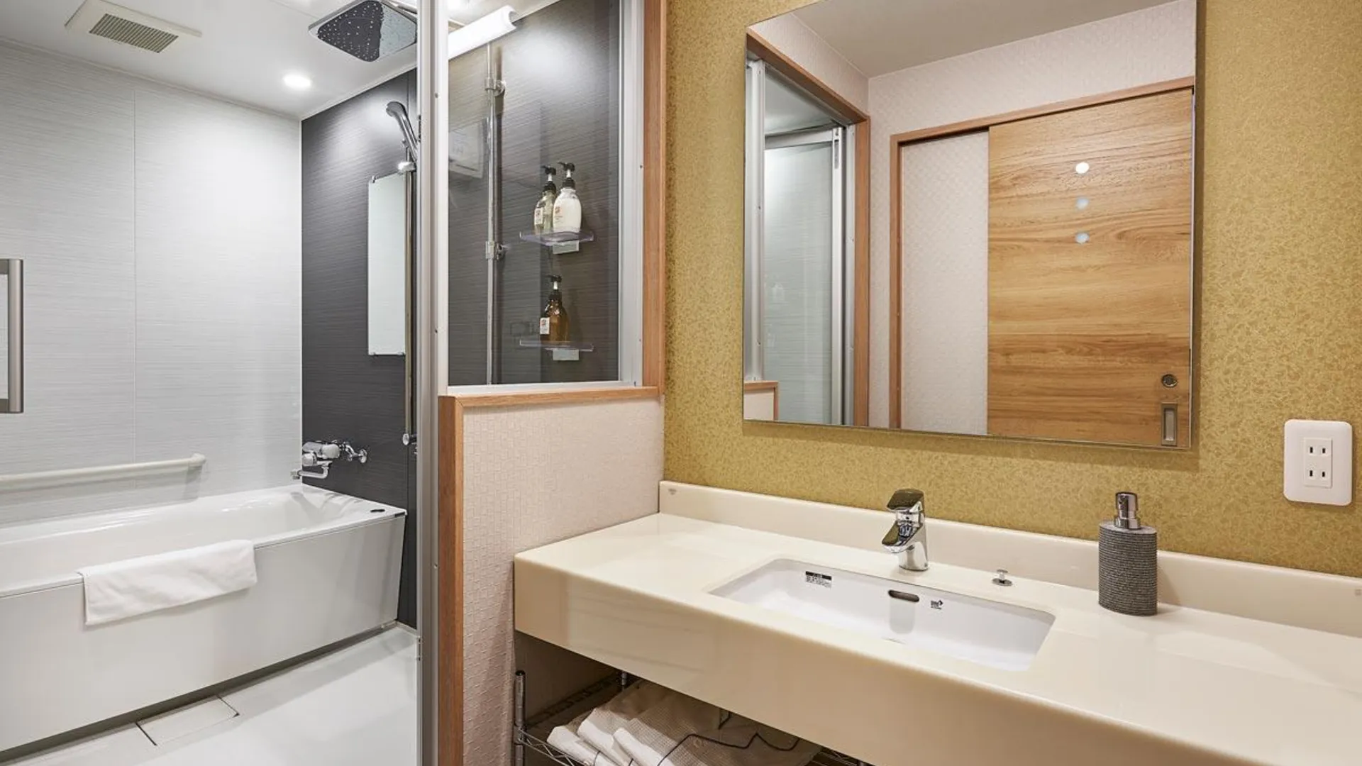 교토 이즈쓰 호텔 교토 타카세가와 벳테이 3성급 호텔 스위트룸