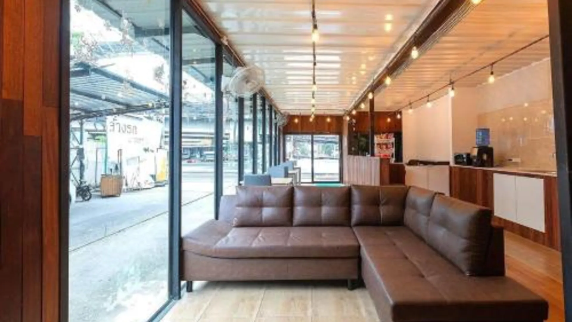 방콕 마이 코쿤 호스텔 แจ้งวัฒนะ 2성급 호텔 레스토랑