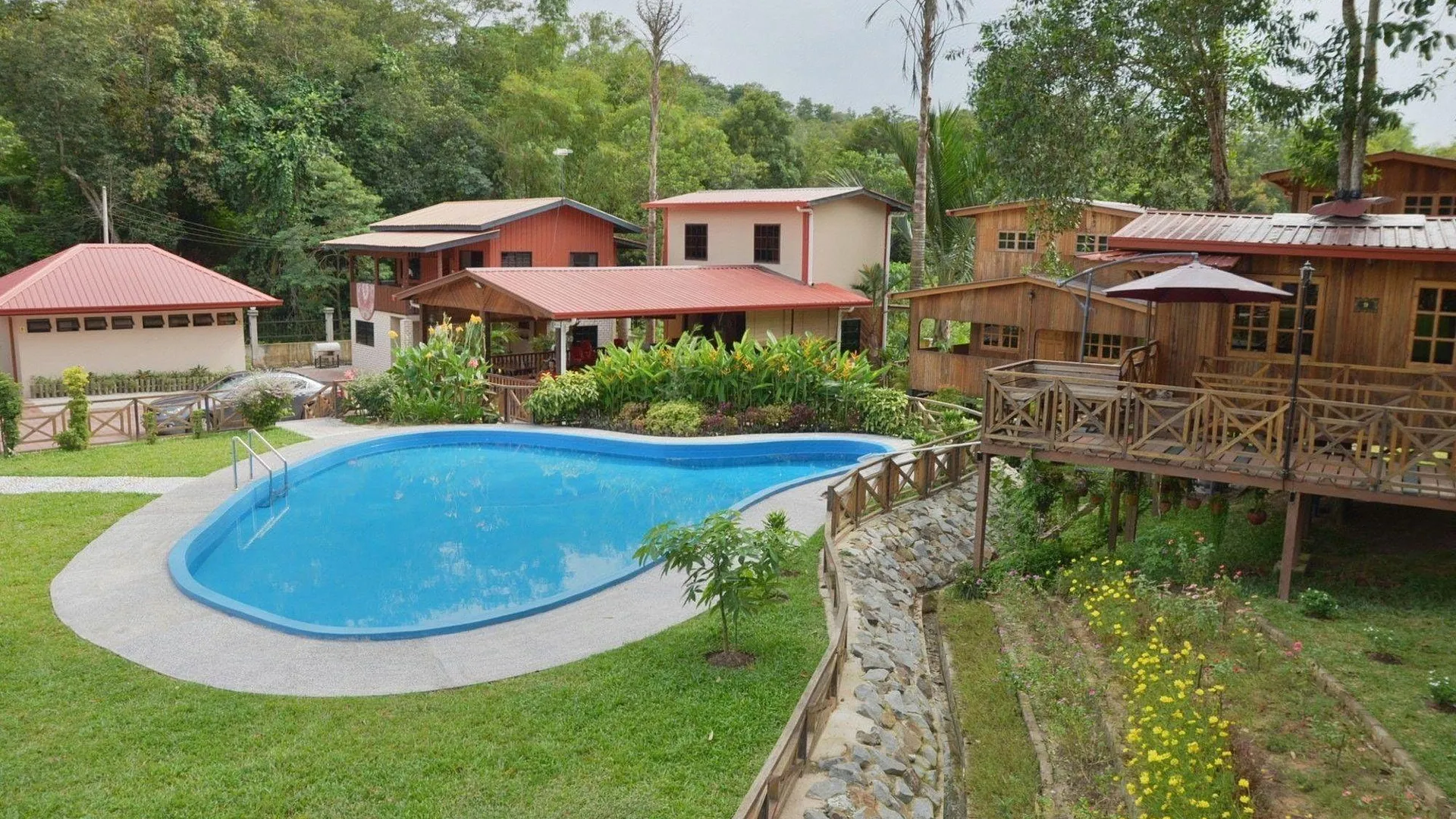 코타키나발루 보르네오 트리 하우스 호텔 로비