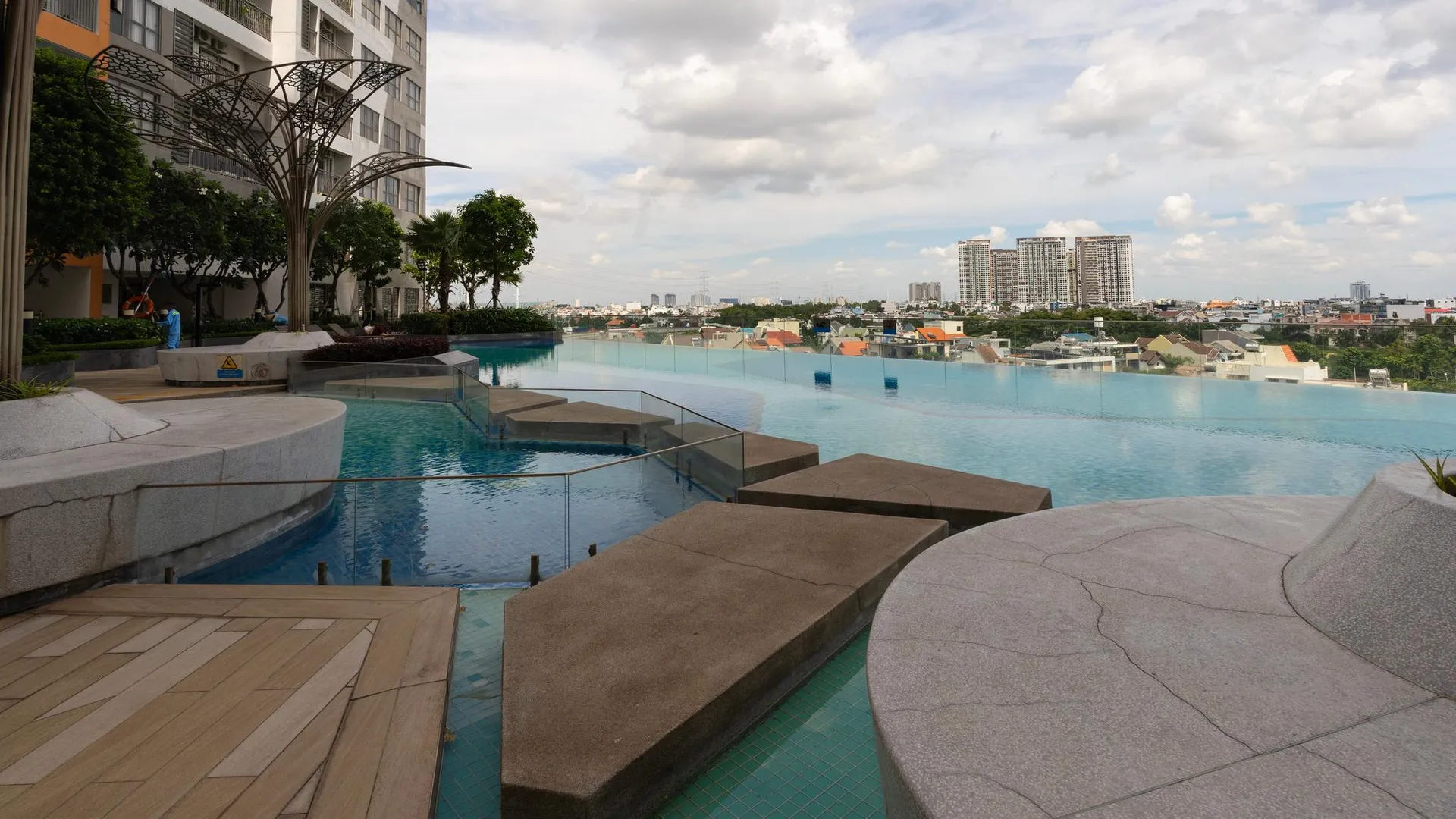 호치민 딩동 스위트 – 더 선 애비뉴 – 프리 풀 앤 짐 5성급 게스트하우스 객실