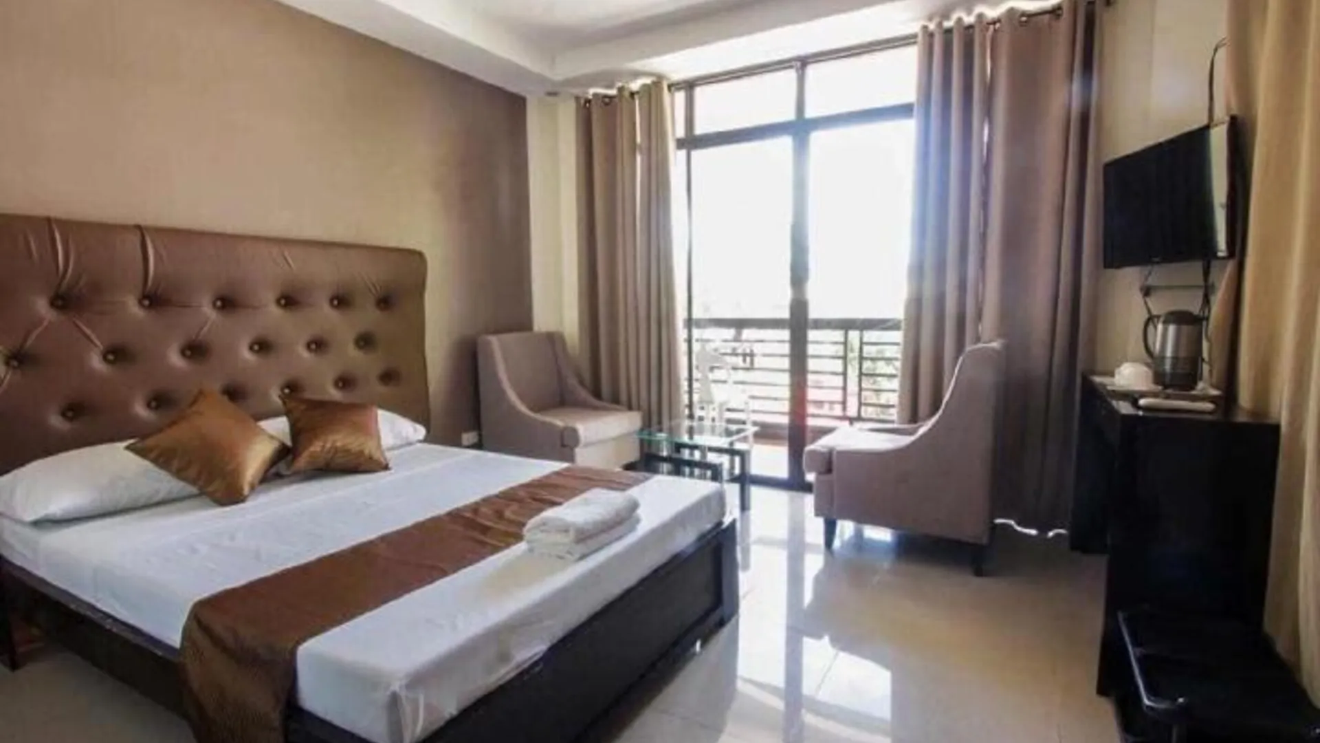 세부 아델리아다 펜시오네 호텔 2성급 호텔 스위트룸