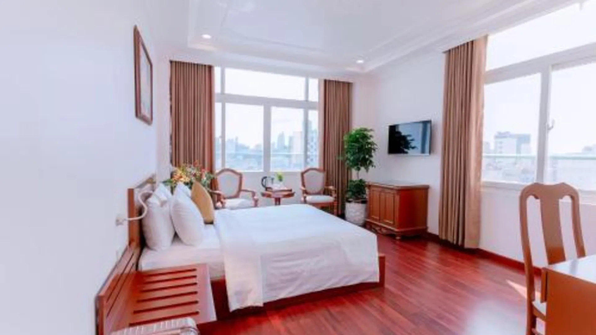 호치민 달리아랜드 사이공 호텔 앤 스위밍풀 4성급 호텔 스위트룸