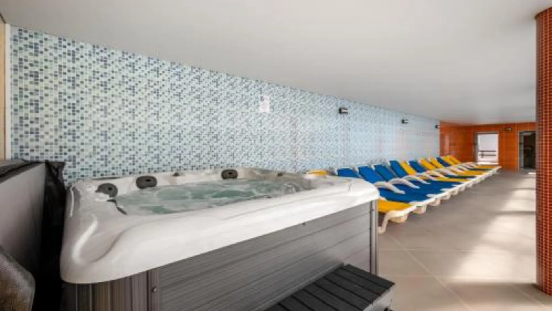 레이리아 Hotel Colmeia 3성급 호텔 로비