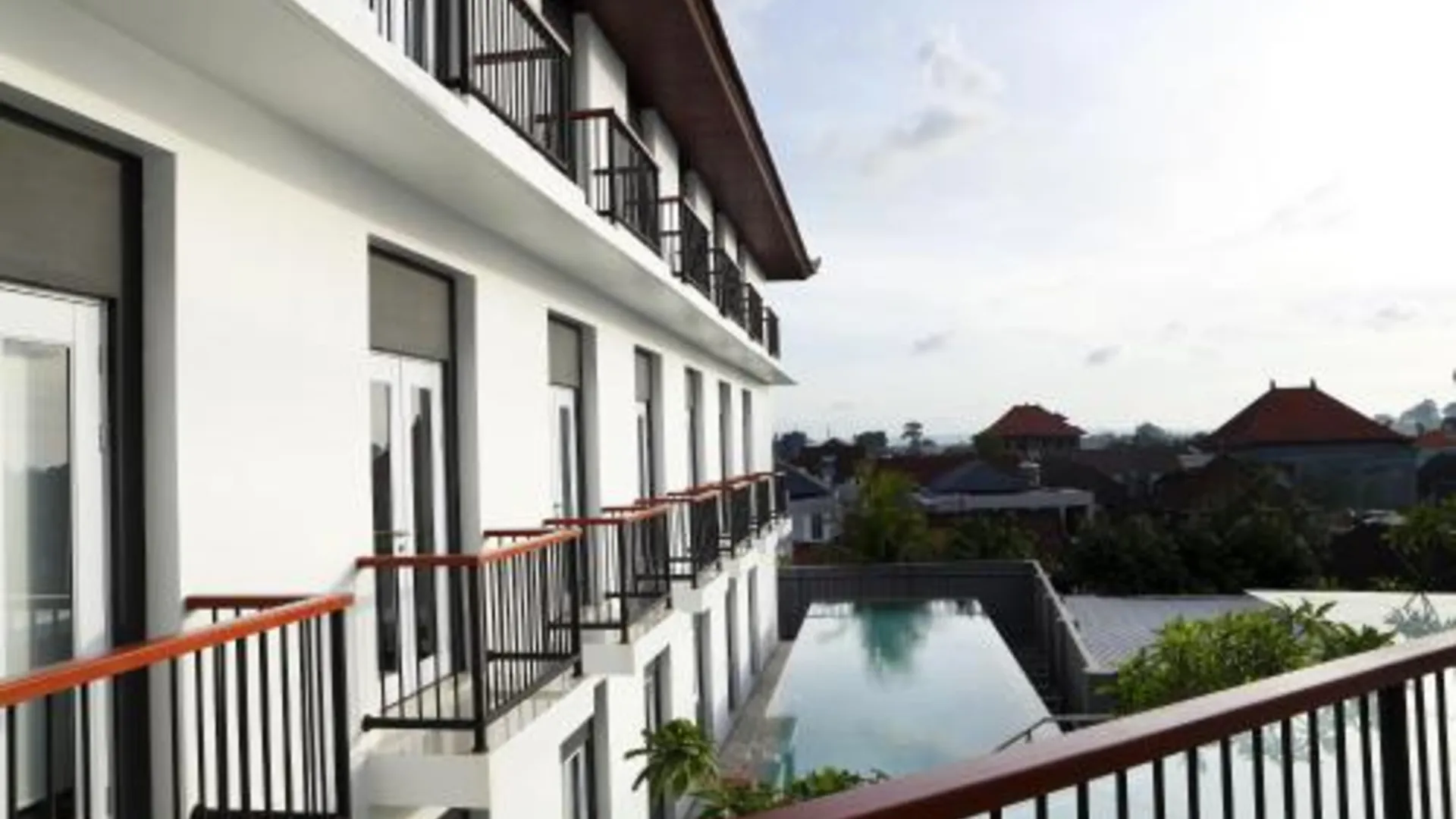 발리 아마리스 호텔 테우쿠 우마르 2성급 호텔 수영장