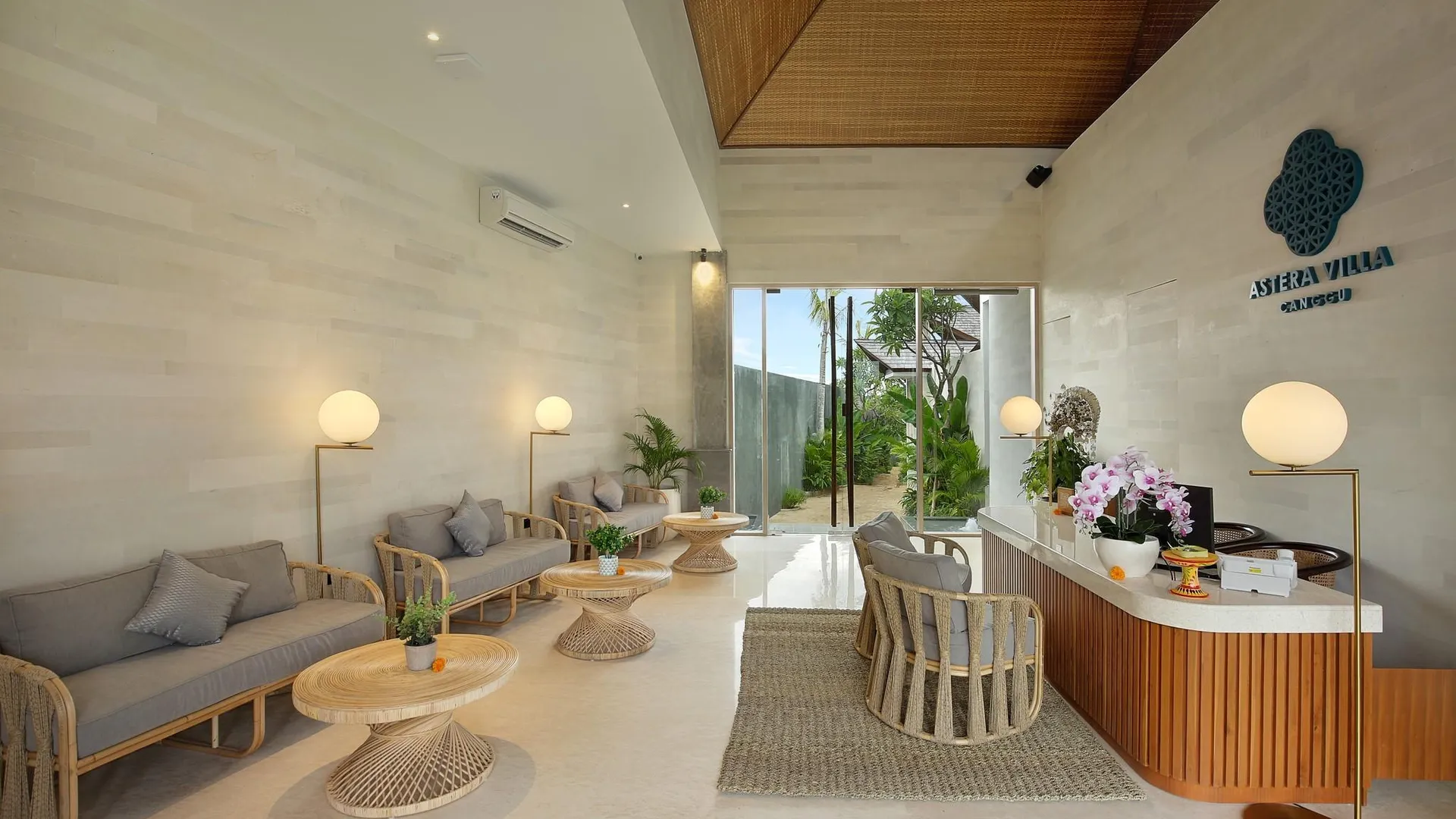 발리 아스테라 리조트 앤 스파 창구 바이 이니 비에 호스피탤리티 5성급 호텔 로비