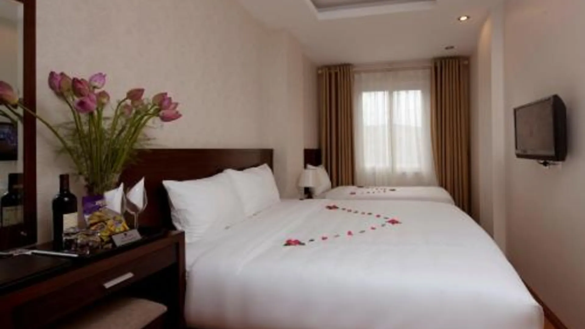 하노이 라이징 드래곤 레전드 호텔 3성급 호텔 스위트룸