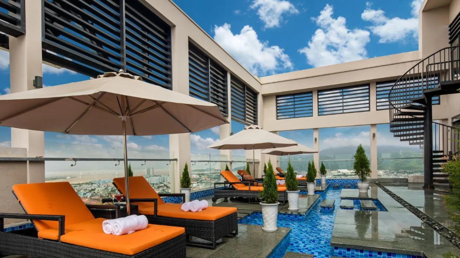 다낭 프억 미의 아파트먼트 (80m², 침실 2개, 프라이빗 욕실 2개) 4성급 게스트하우스 객실