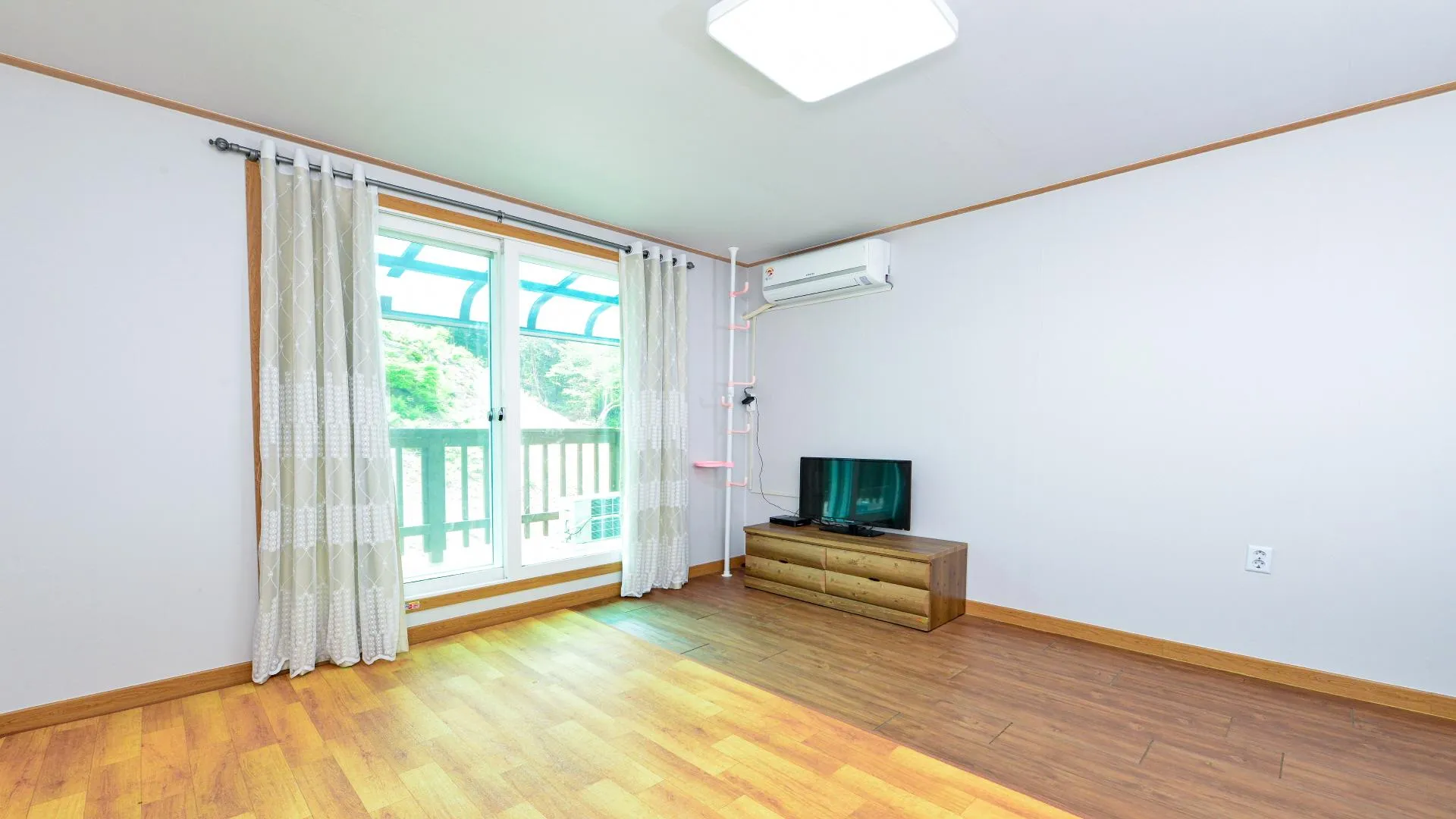 가평 가평 봉미산계곡예당펜션 1성급 게스트하우스 스위트룸