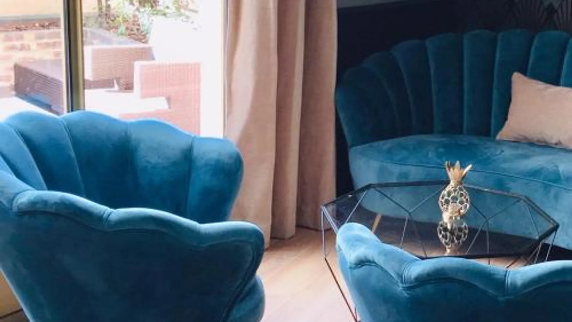 루얼 말메이슨 호텔 르 카르디날 뢰이 상트르 3성급 호텔 외관