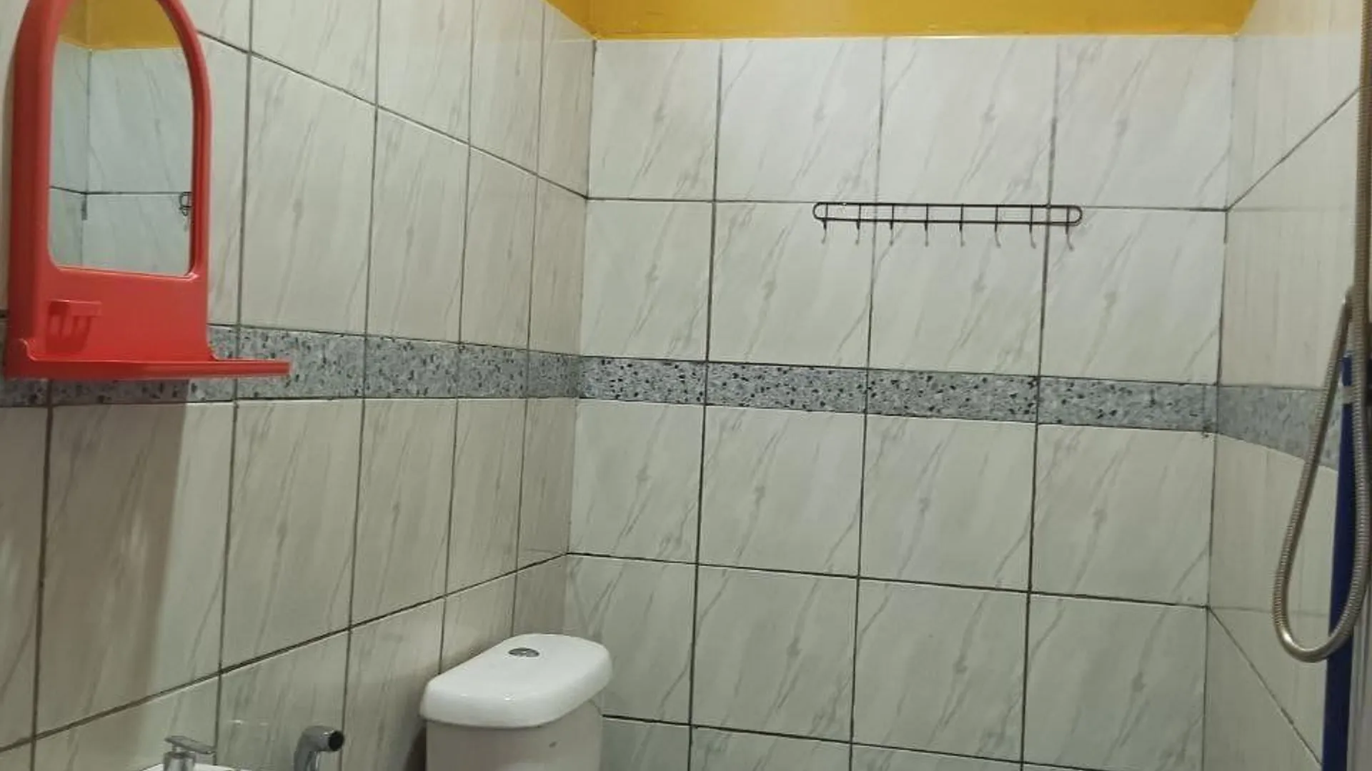 코타키나발루 케닝오의 프라이빗 하우스 (100m², 침실 1개, 프라이빗 욕실 1개) 2성급 싱글룸 레스토랑