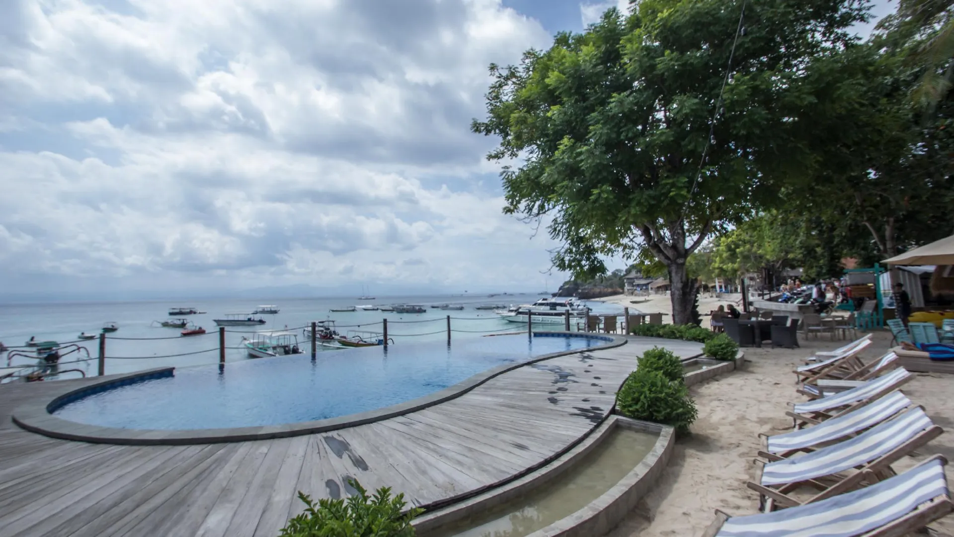 발리 르 누사 비치 클럽 4성급 호텔 객실