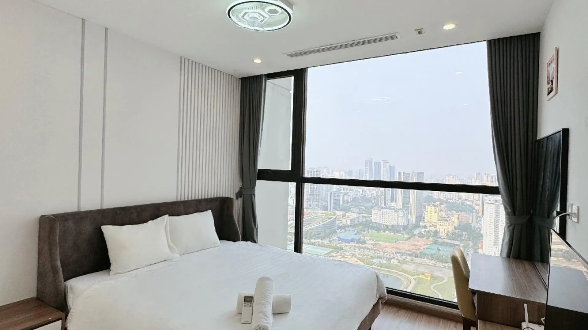 하노이 빈홈즈 스카이레이크 - 페리아 홈즈 5성급 게스트하우스 스위트룸