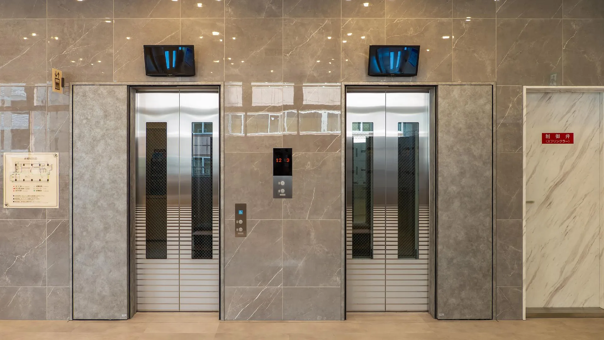 고베 도요코인 고베 산노미야 에키마에 3성급 호텔 수영장