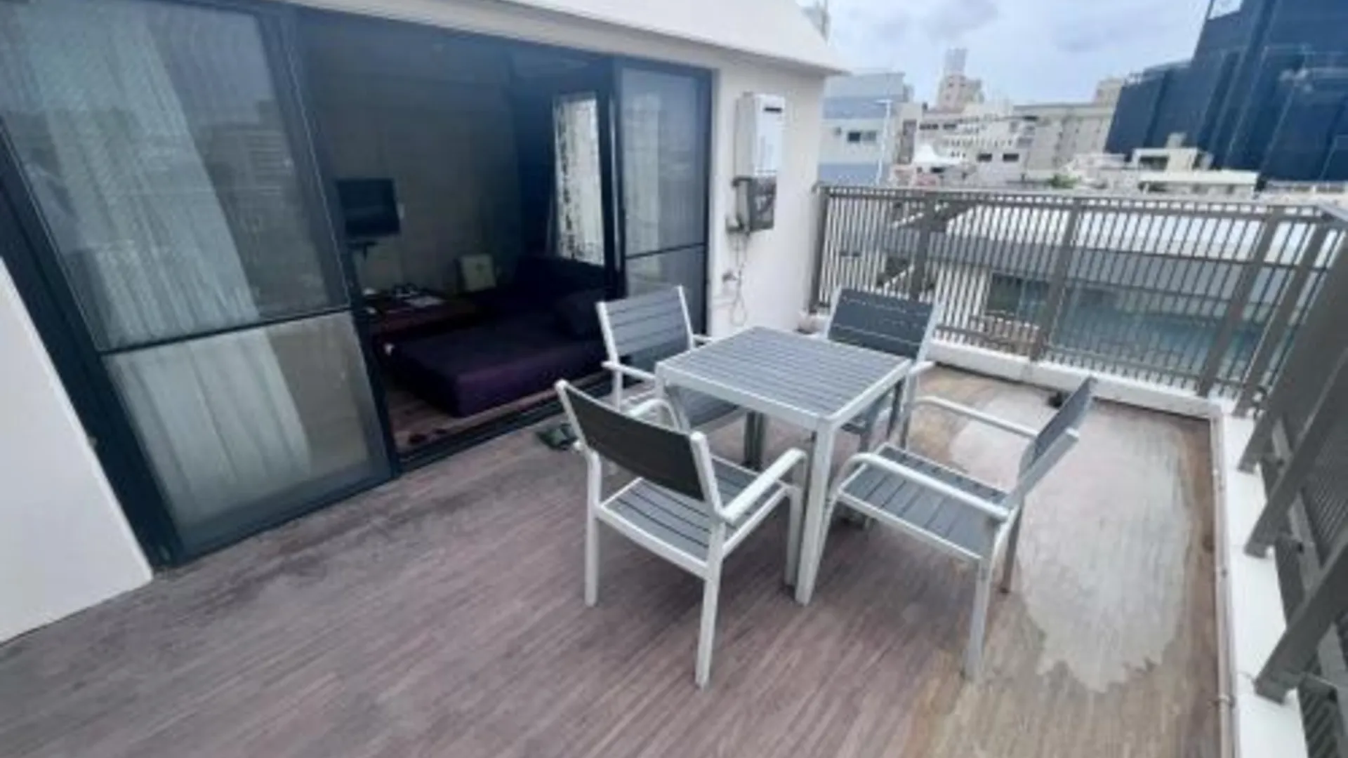 오키나와 본섬 콘도미니오 마키시 아네소 2성급 호텔 레스토랑