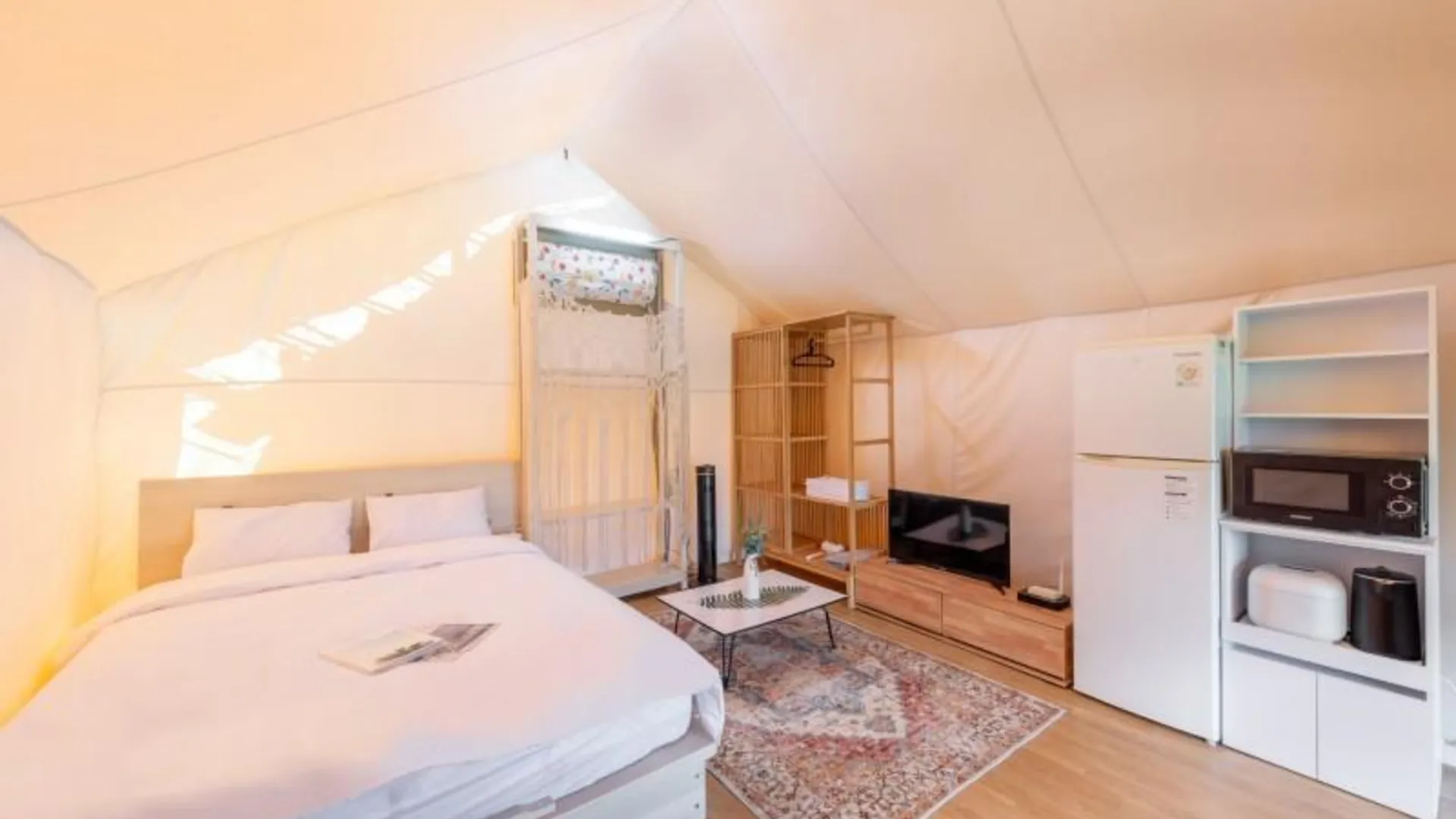 청도 신난다애견글램핑