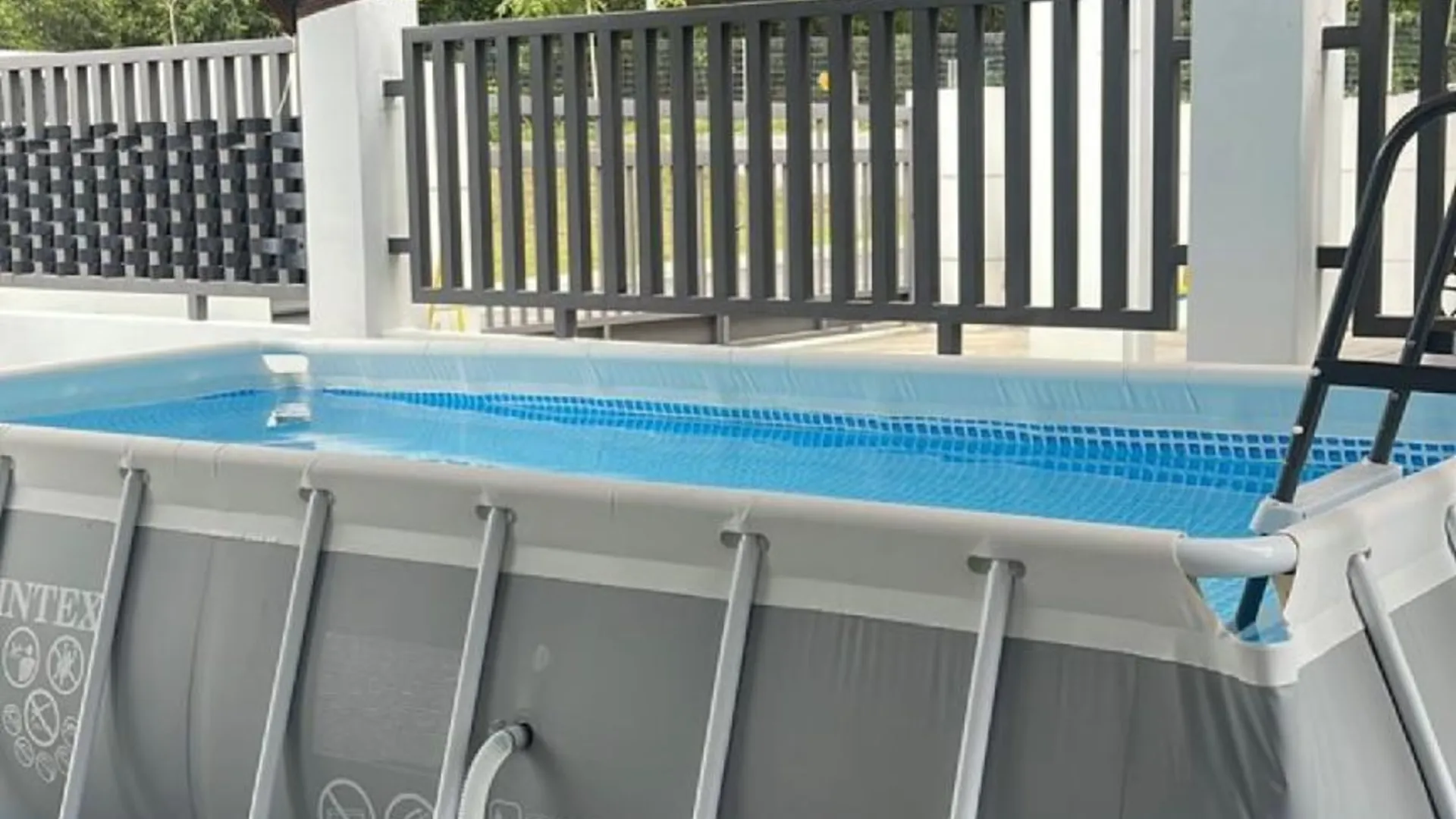 데사루 반다르 페나와르의 프라이빗 하우스 (2450m², 침실 4개, 프라이빗 욕실 3개) 4성급 게스트하우스 레스토랑