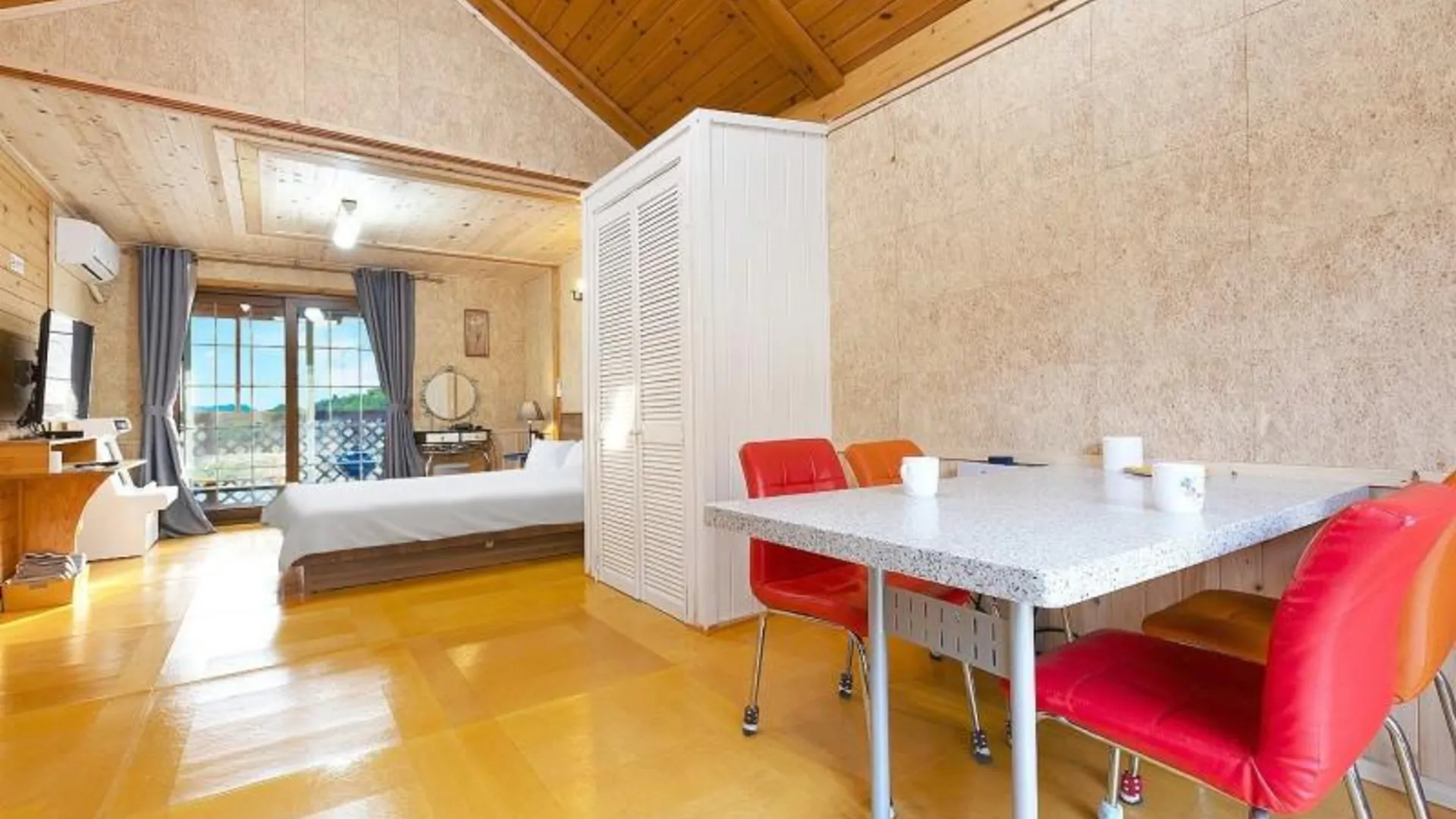 가평 가평 퍼니멍멍다솜애견점 2성급 게스트하우스 레스토랑