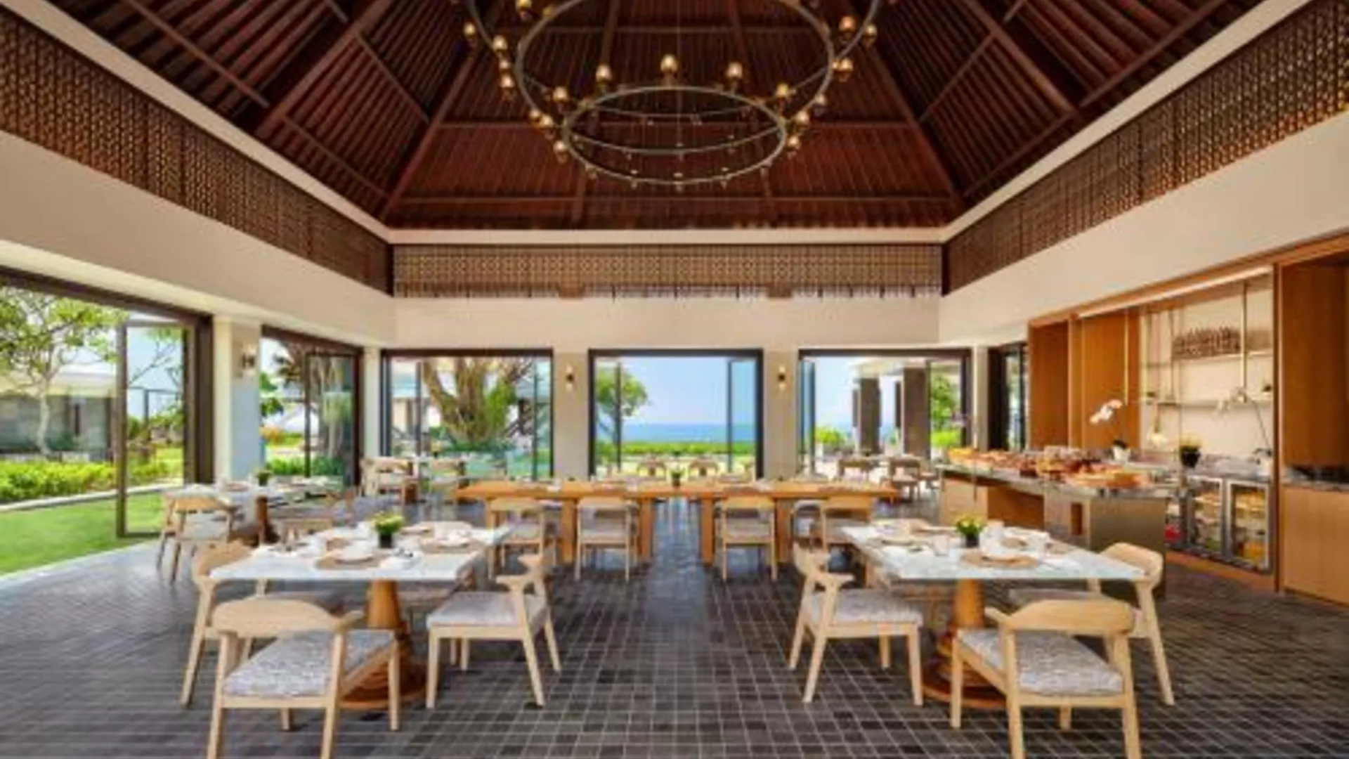 발리 우마나 발리, LXR 호텔 앤 리조트 5성급 호텔 레스토랑