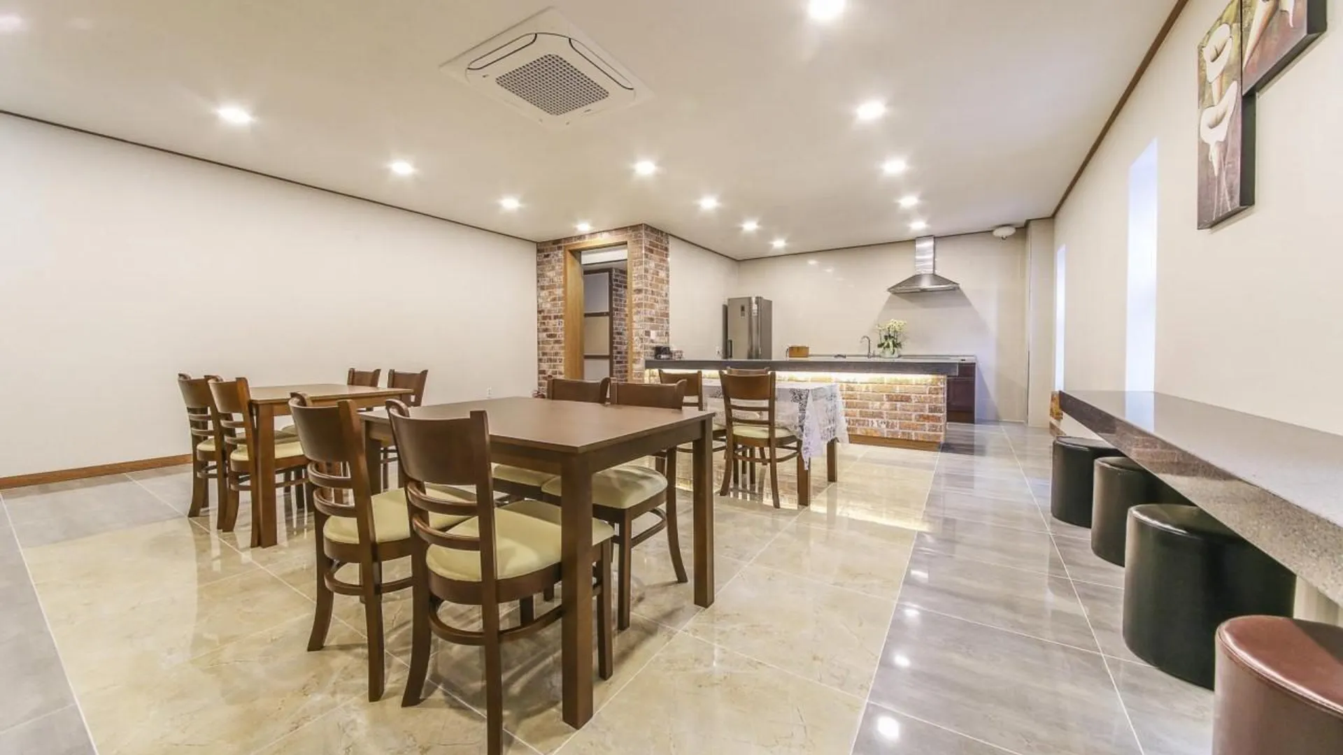 울산 H호텔 2성급 호텔 외관