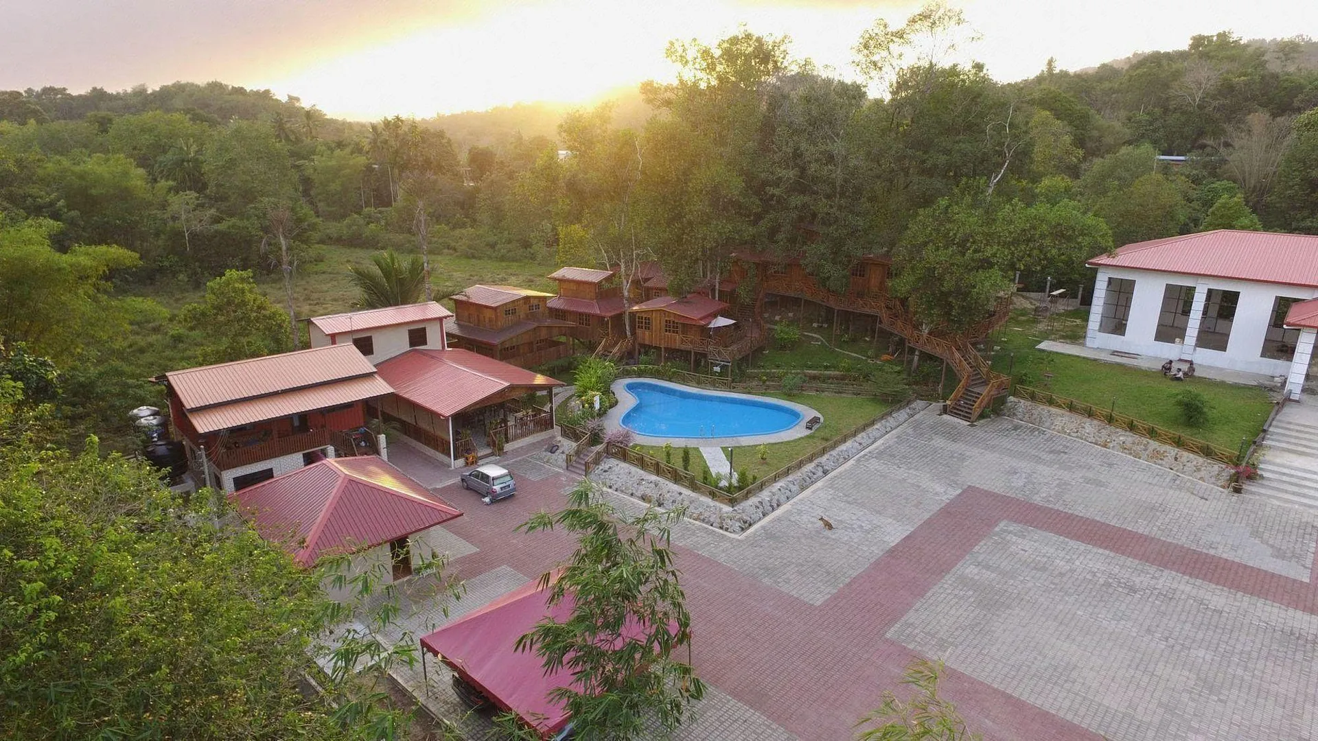 코타키나발루 보르네오 트리 하우스 호텔 외관