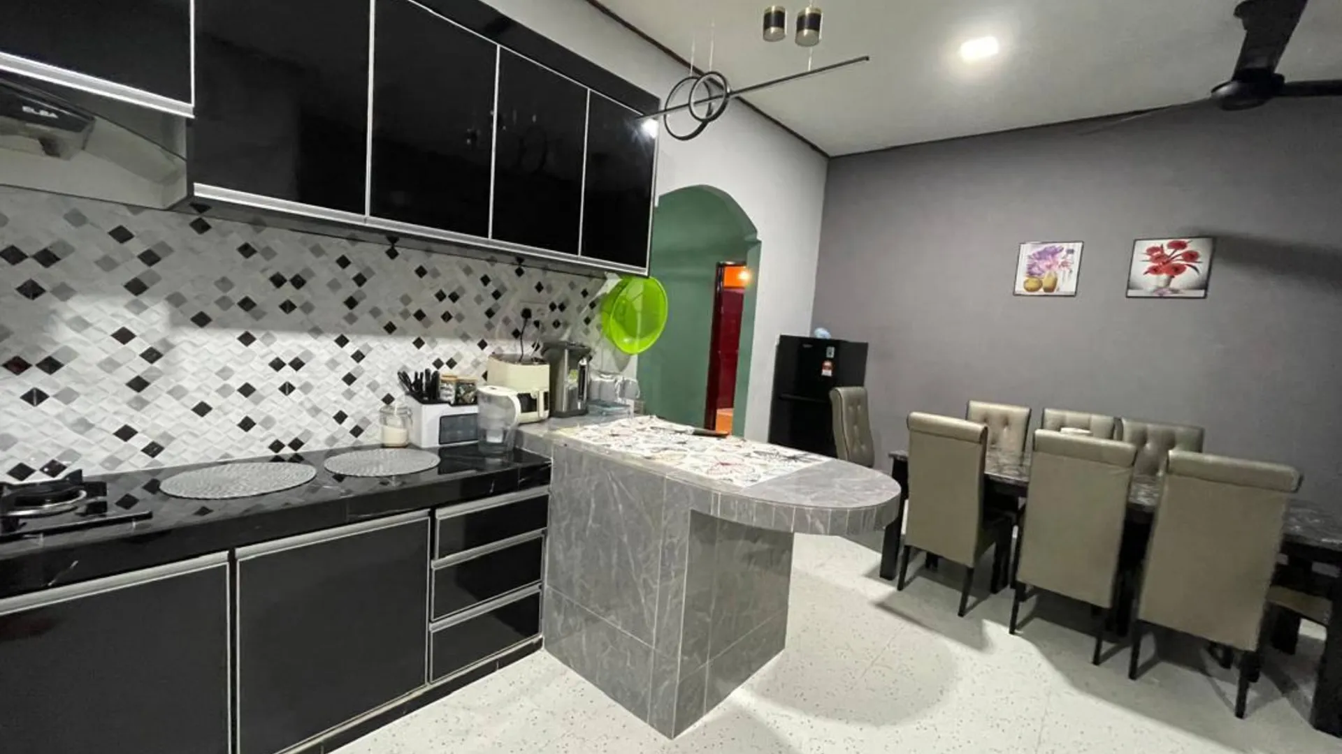 타나 메라 젤리의  (m², 침실 3개, 프라이빗 욕실 3개) 2성급 싱글룸 레스토랑