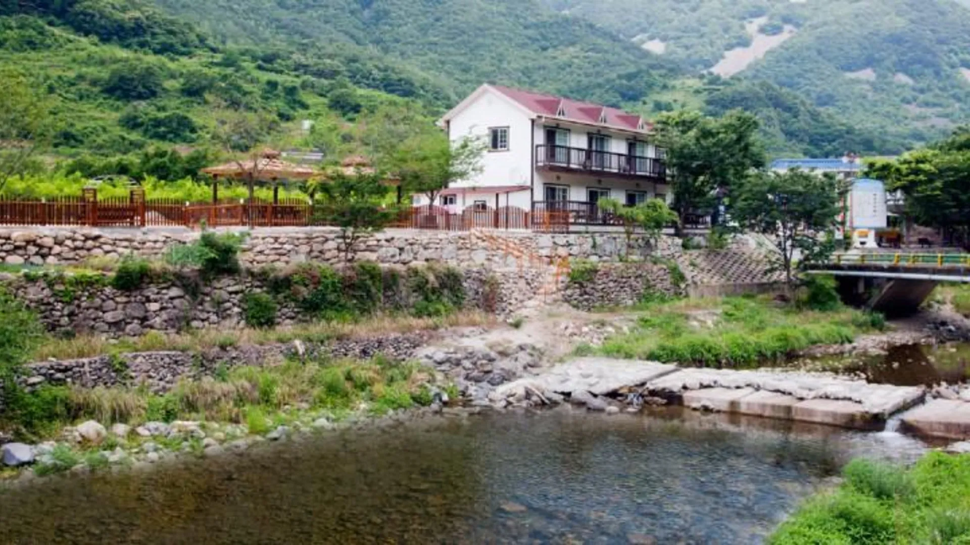 양산 밀양 미리내펜션 2성급 게스트하우스 전망