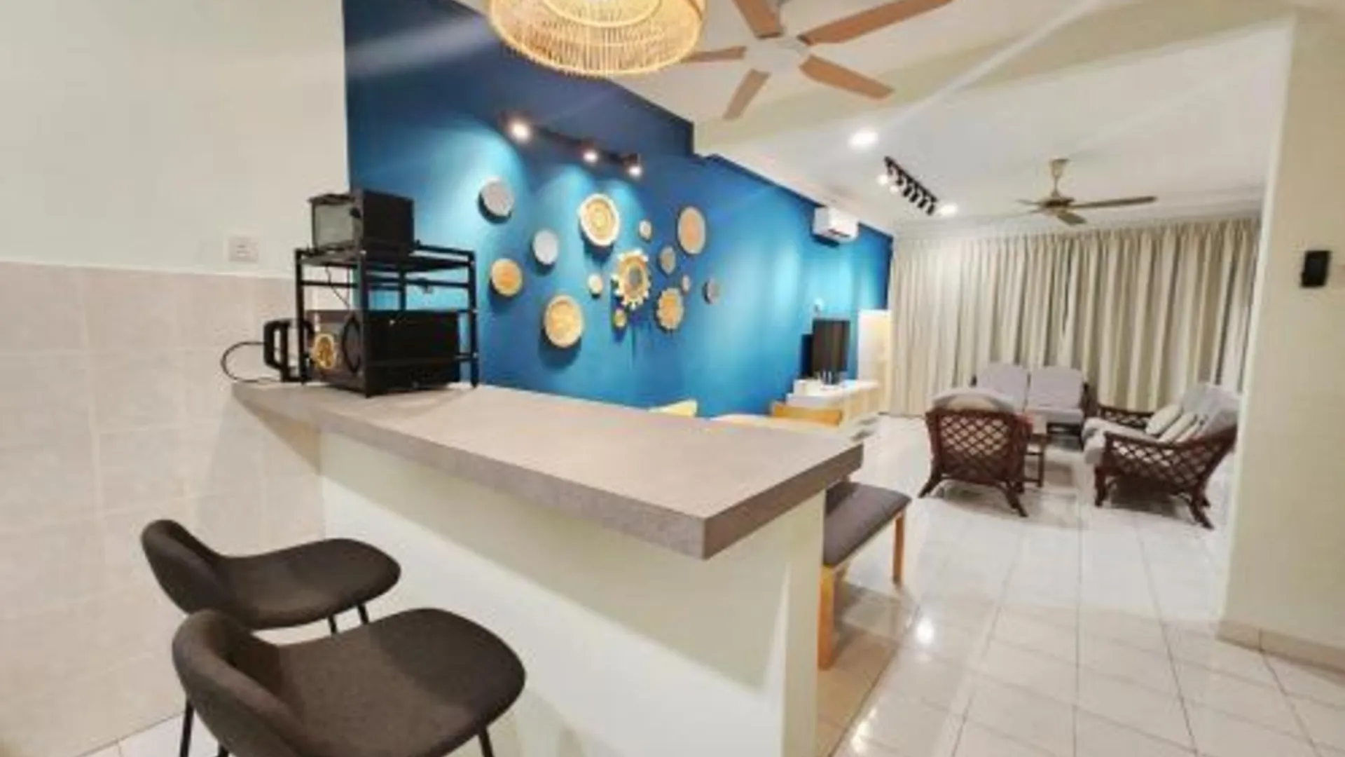 이포 캄풍 쿠차이의 프라이빗 하우스 (m², 침실 4개, 프라이빗 욕실 4개) 3성급 게스트하우스 외관