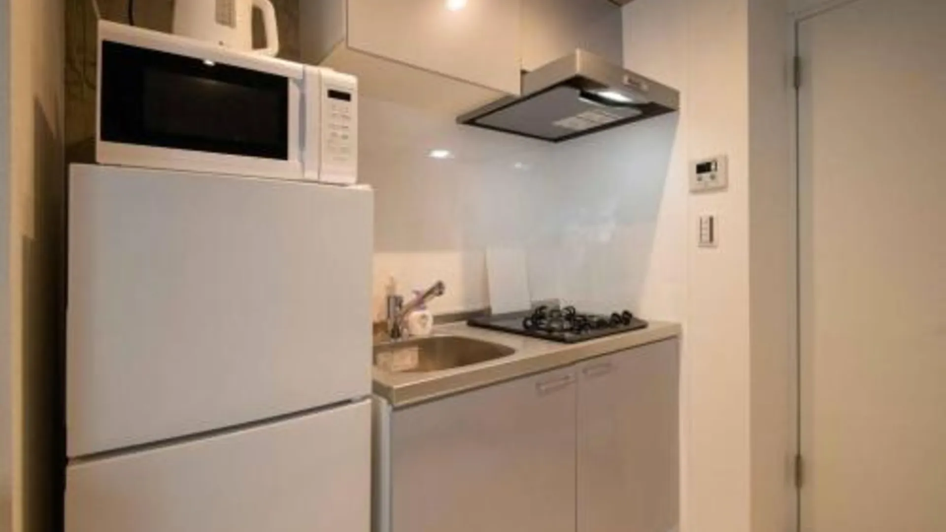 도쿄 / 동경 24年8月新築10月オープン 王子駅徒歩5分 丸貸切る 最大4人 2b室 2성급 싱글룸 외관