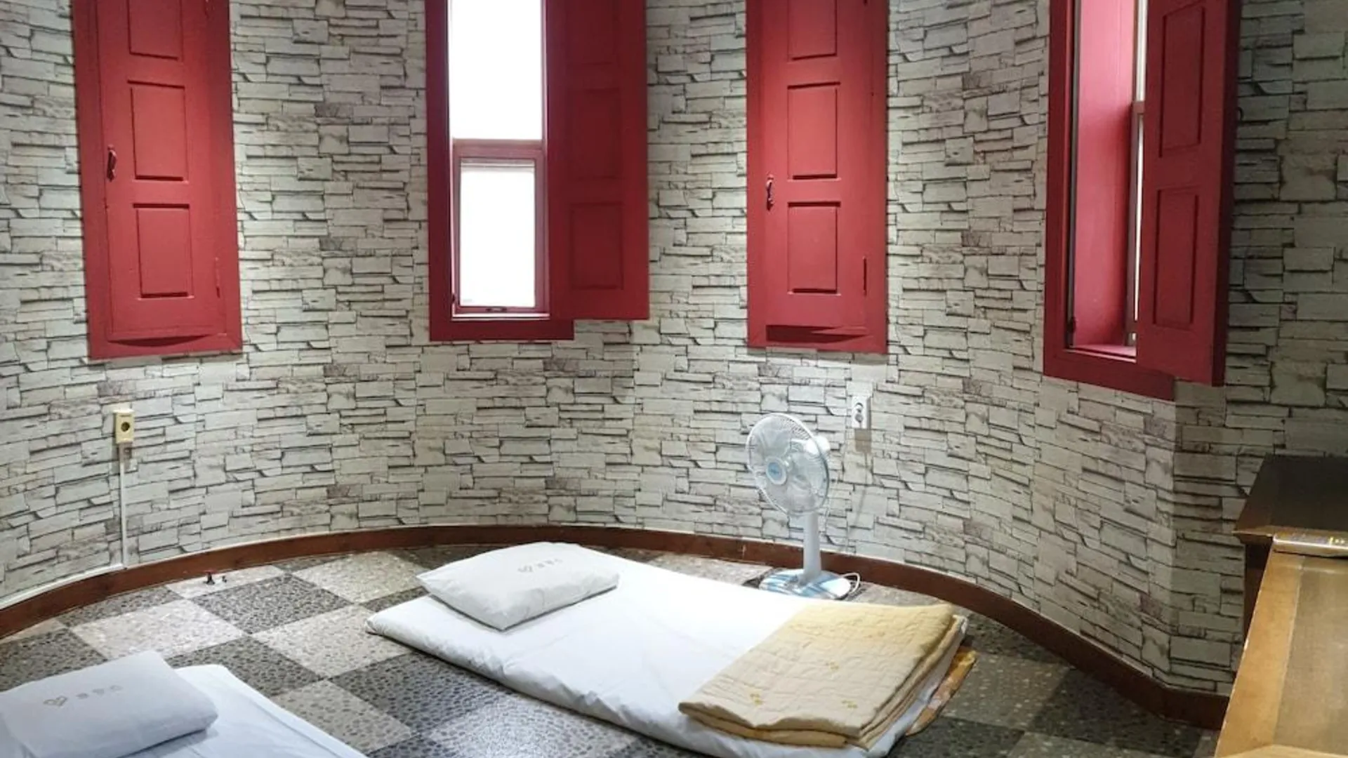 충주 충주 H Avenue 에이치에비뉴 충주역점 2성급 호텔 외관