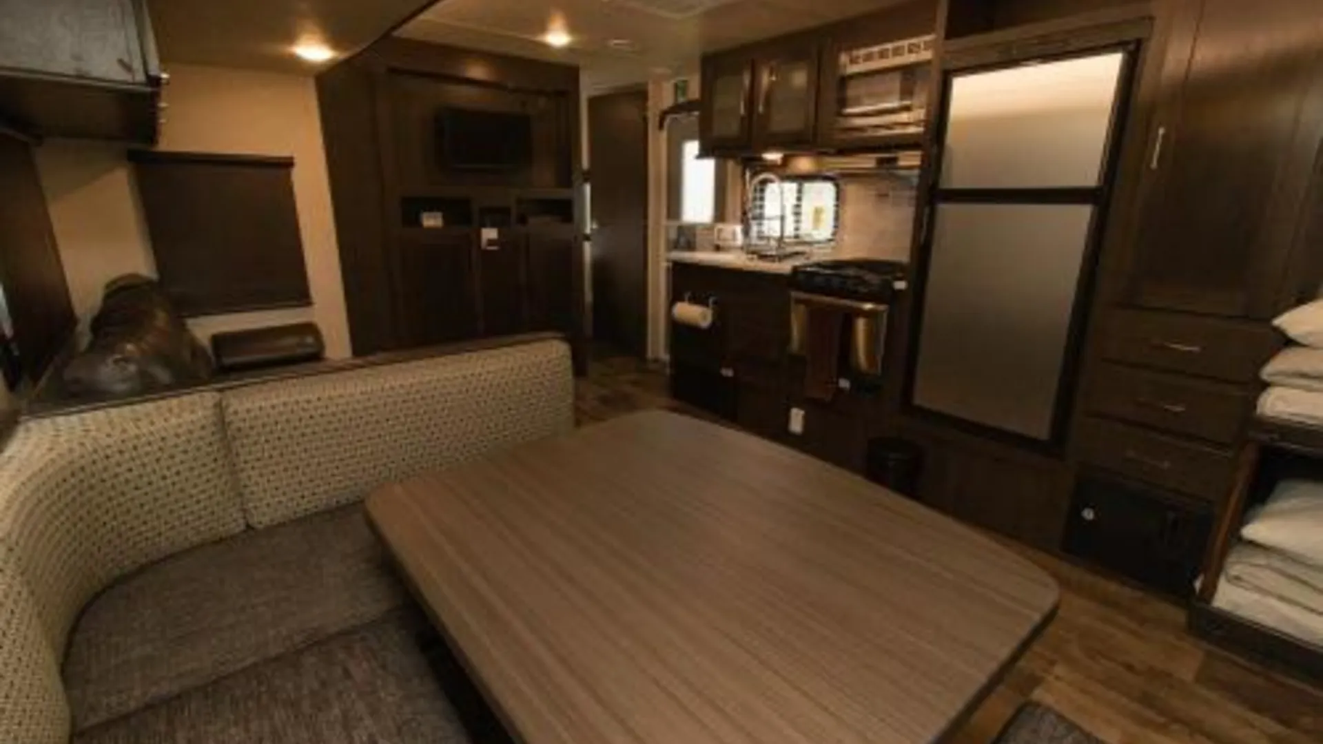 오키나와 본섬 [location not yet specified]의 프라이빗 하우스 (m², 침실 6개, 프라이빗 욕실 3개) 3성급 게스트하우스 로비