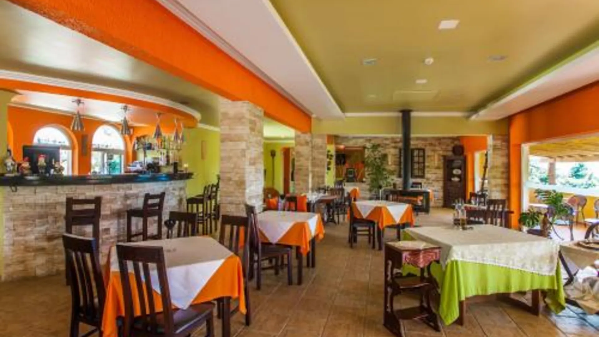 루즈 Montinho De Ouro 3성급 호텔 외관