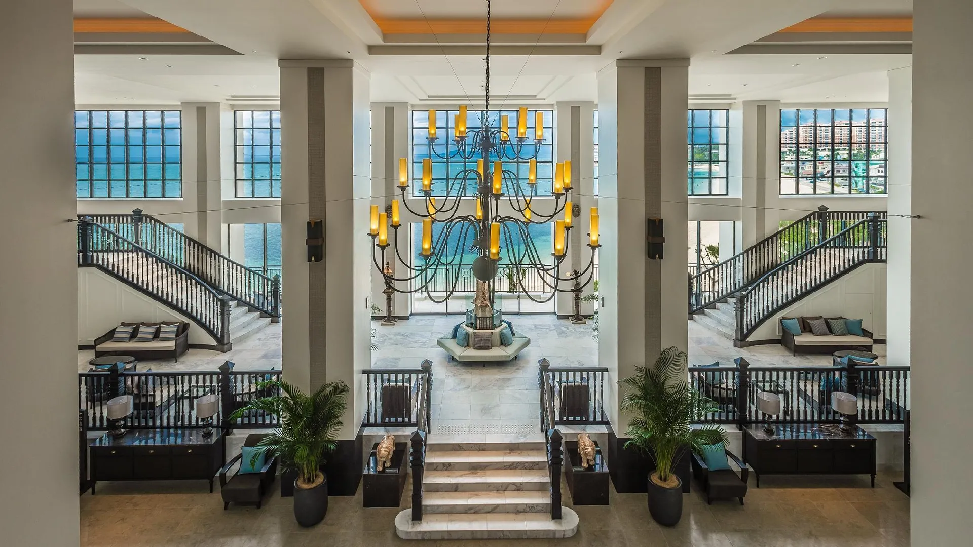 오키나와 본섬 호텔 몬토레 오키나와 스파 앤 리조트 4성급 호텔 로비