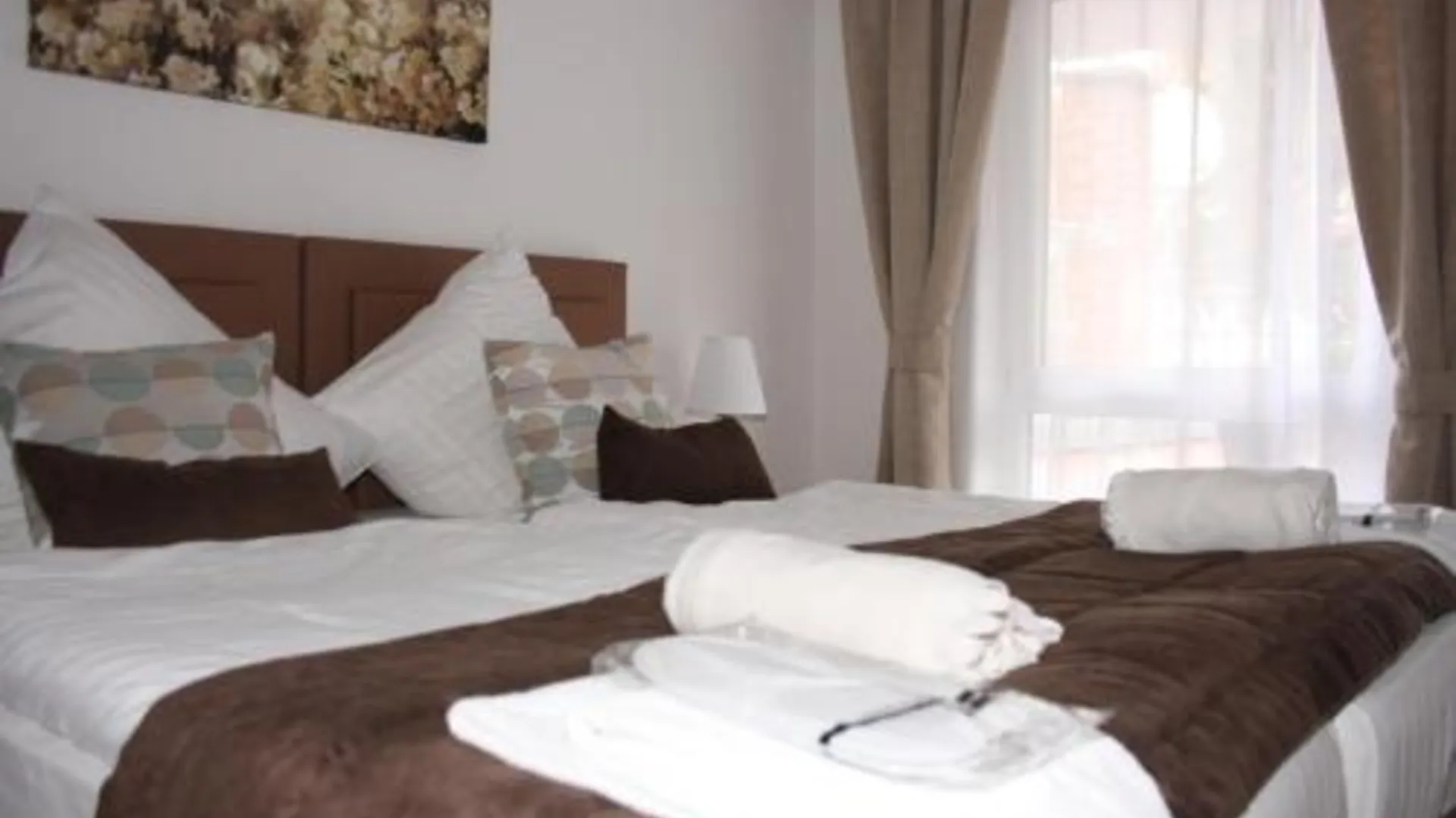 진델핑겐 Hotel Vesa 호텔 스위트룸