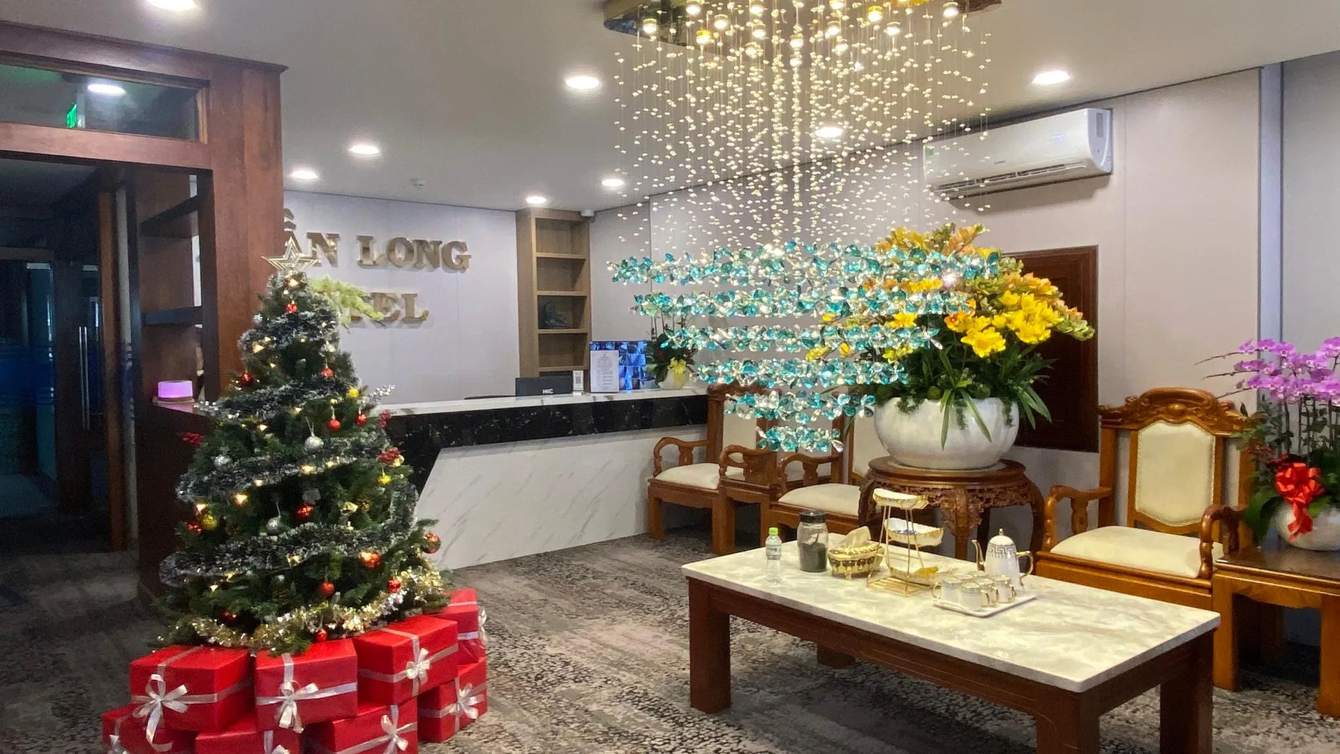 호치민 트란 롱 호텔 꽌 12 3성급 호텔 외관