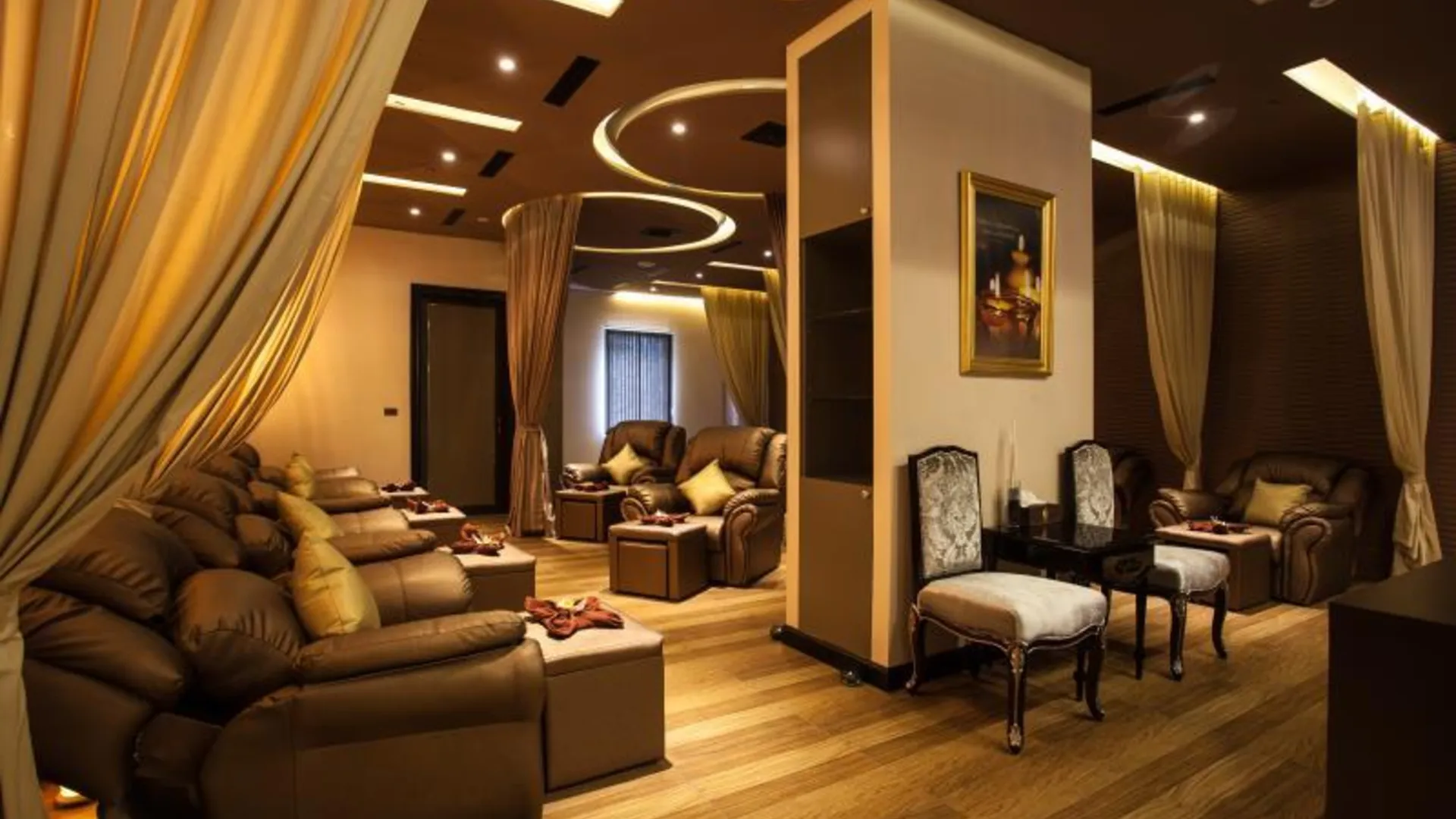 방콕 그랜드 5 호텔 앤 플라자 수쿰빗 4성급 호텔 부대시설