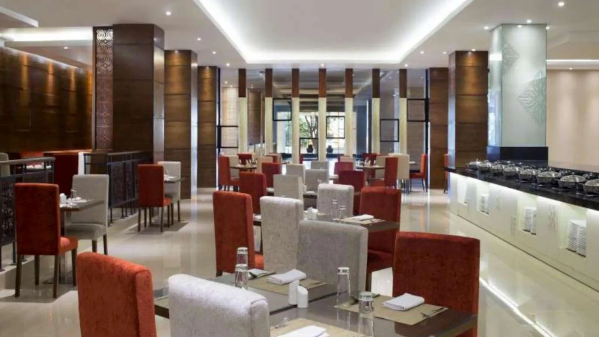 마카사르 포 포인트 바이 쉐라톤 마카사르 4성급 호텔 스위트룸