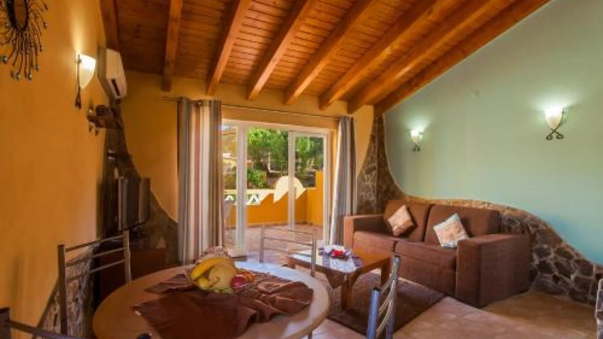 루즈 Montinho De Ouro 3성급 호텔 스위트룸