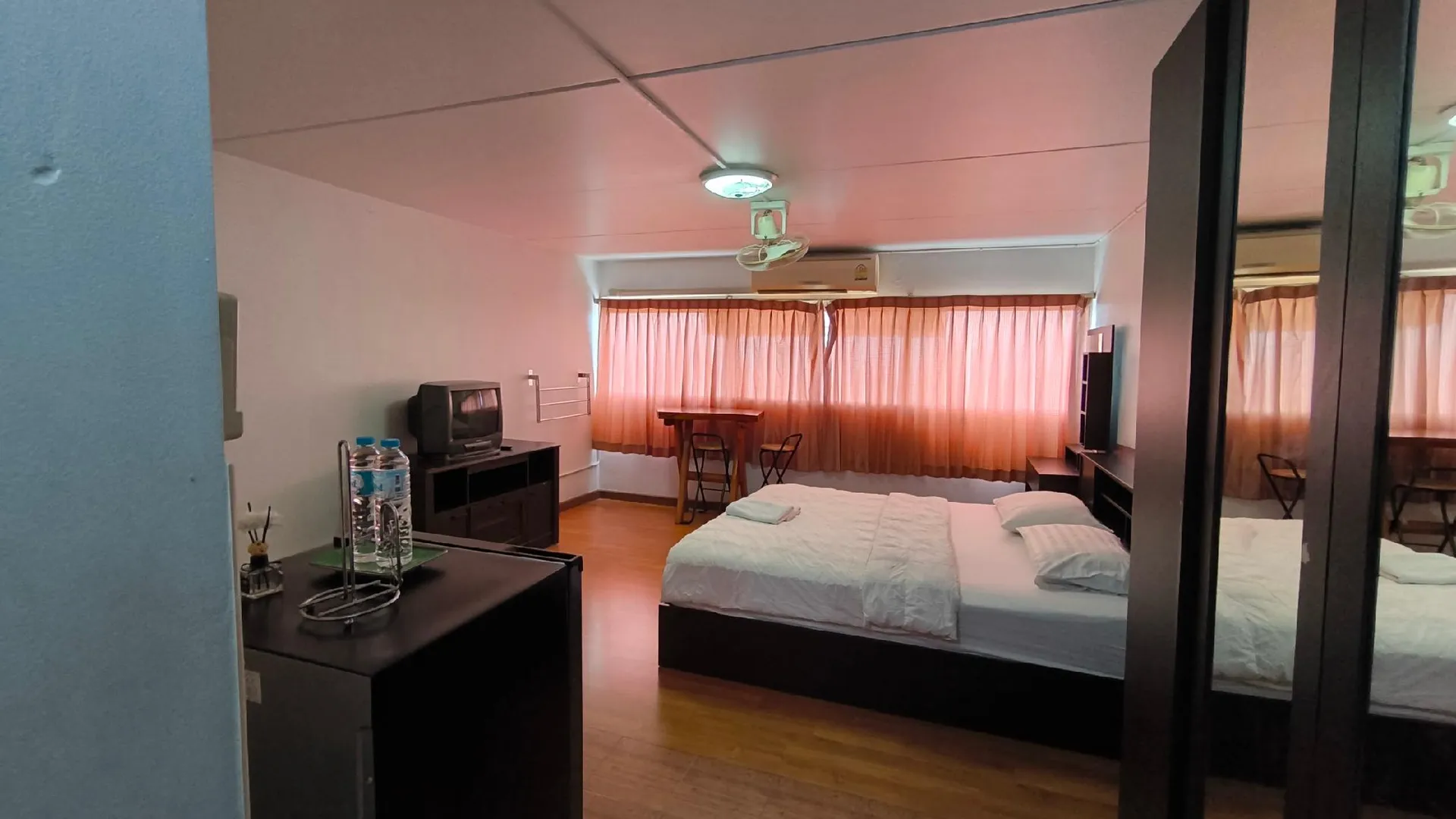 방콕 파크리드의 스튜디오 아파트먼트 (24m², 프라이빗 욕실 1개) 2성급 싱글룸 수영장