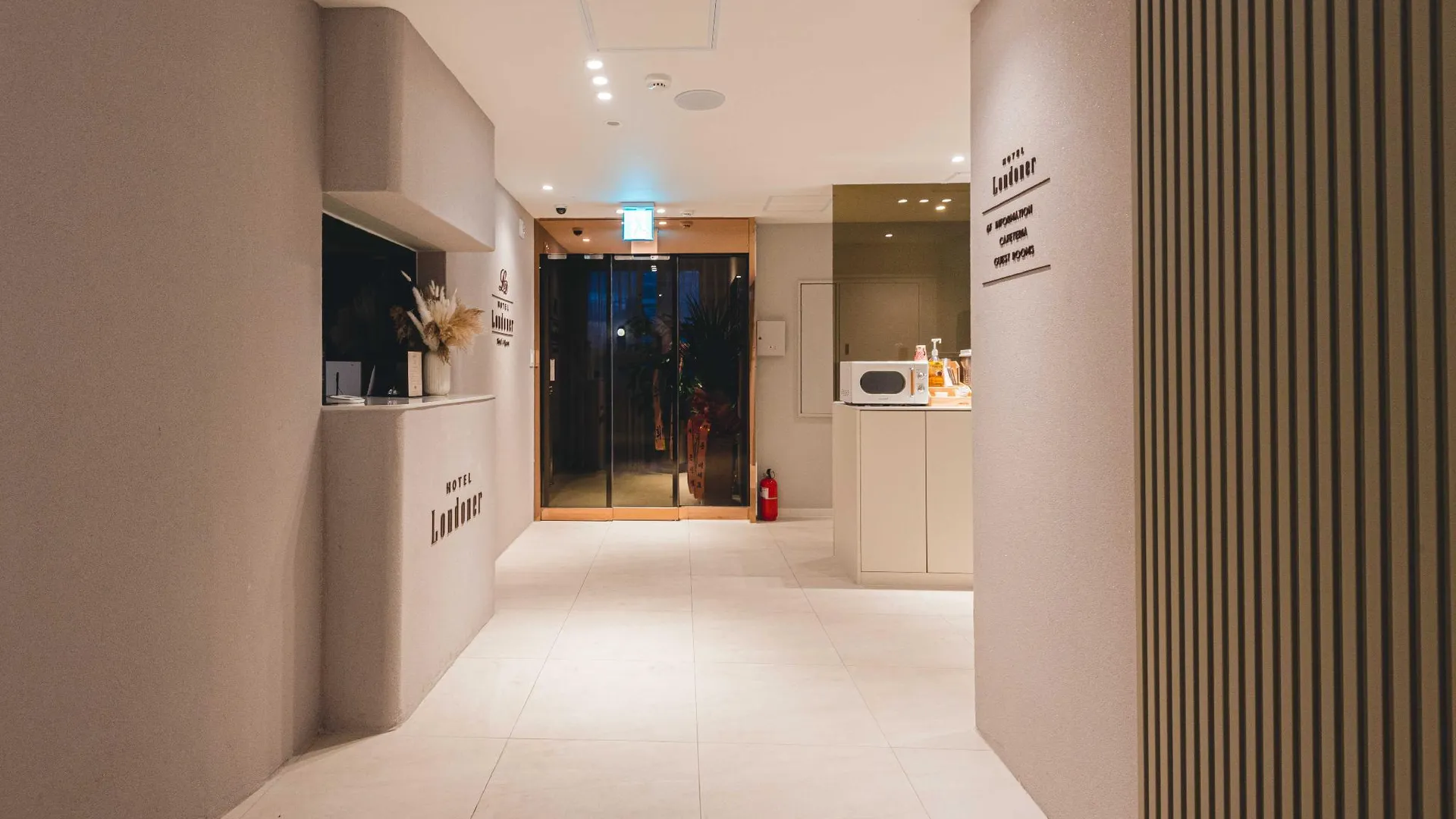 창원 창원 봉곡동 호텔 런더너 호텔 수영장