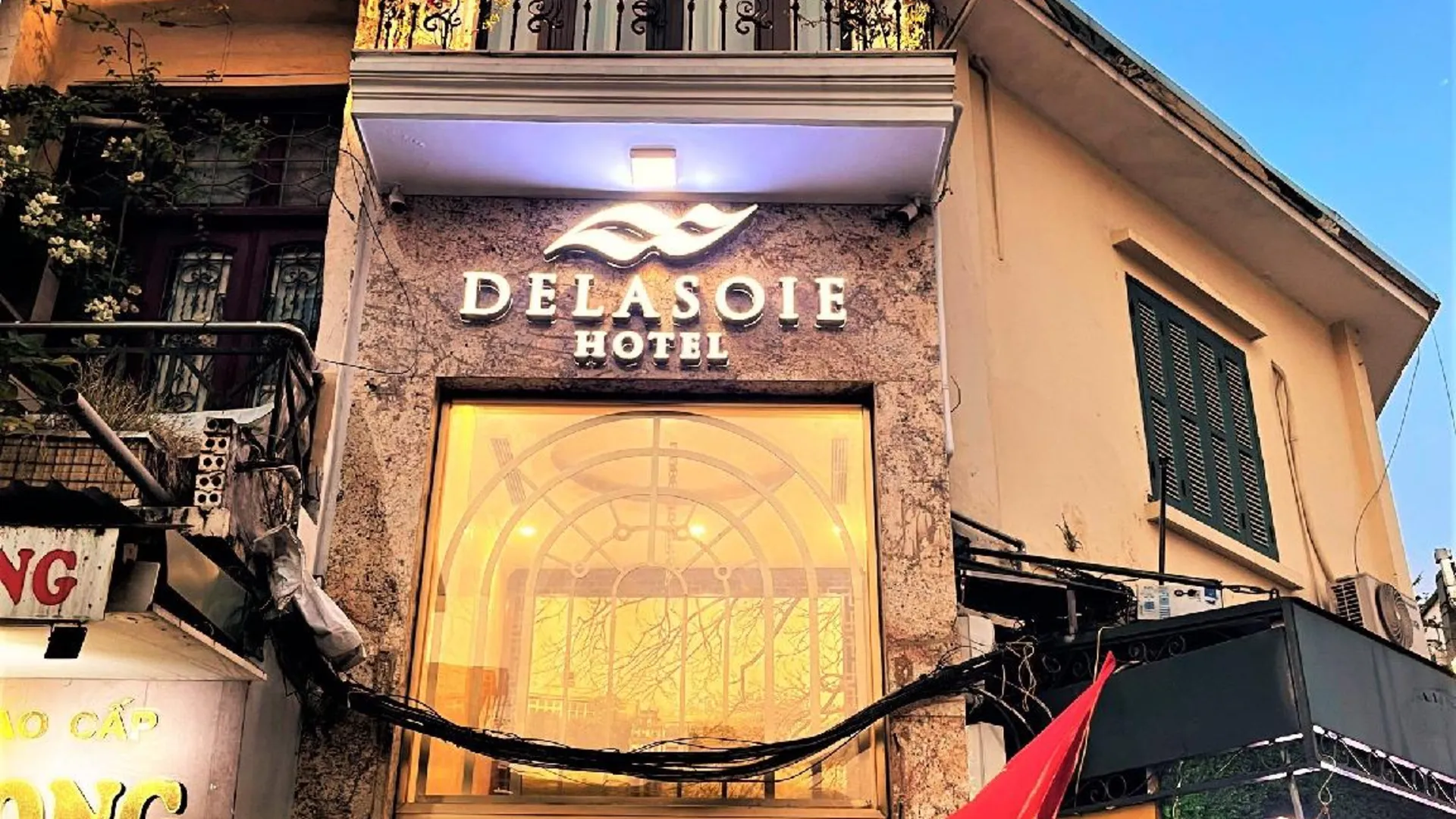 하노이 드 라 수아 호텔 앤 트래블 3성급 호텔 외관