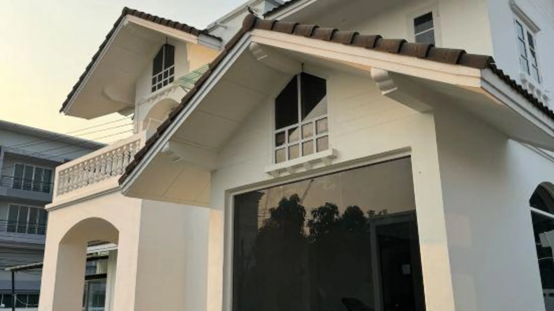 방콕 Coolplay house sukhumvit onnut 호텔 외관