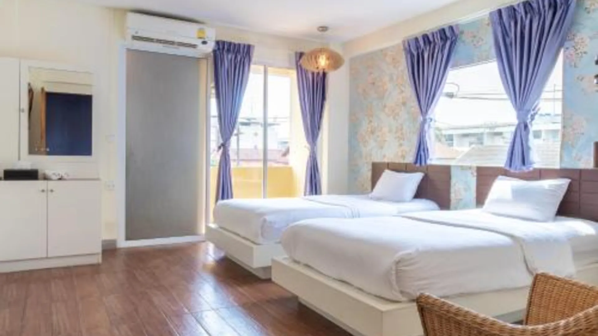 방콕 스위트로프트 호텔 돈무앙 3성급 호텔 스위트룸