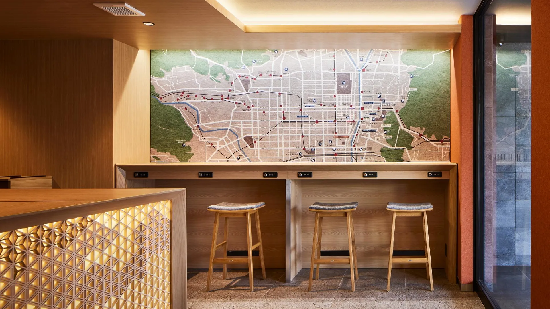 교토 민 카라스마 고조 교토 스테이션 노스 3성급 호텔 외관