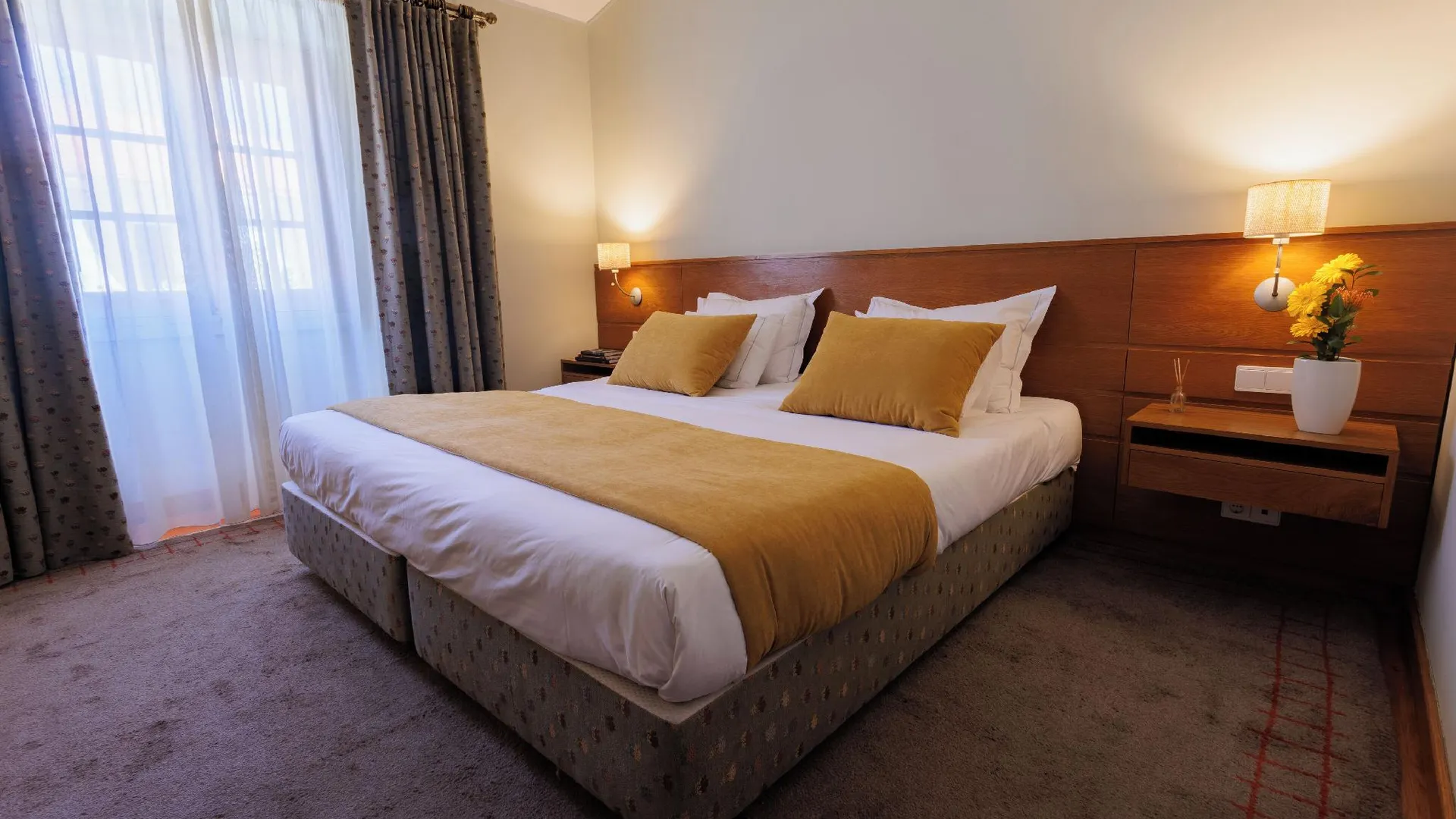 우렘 포우사다 우렘 피타마 4성급 호텔 스위트룸